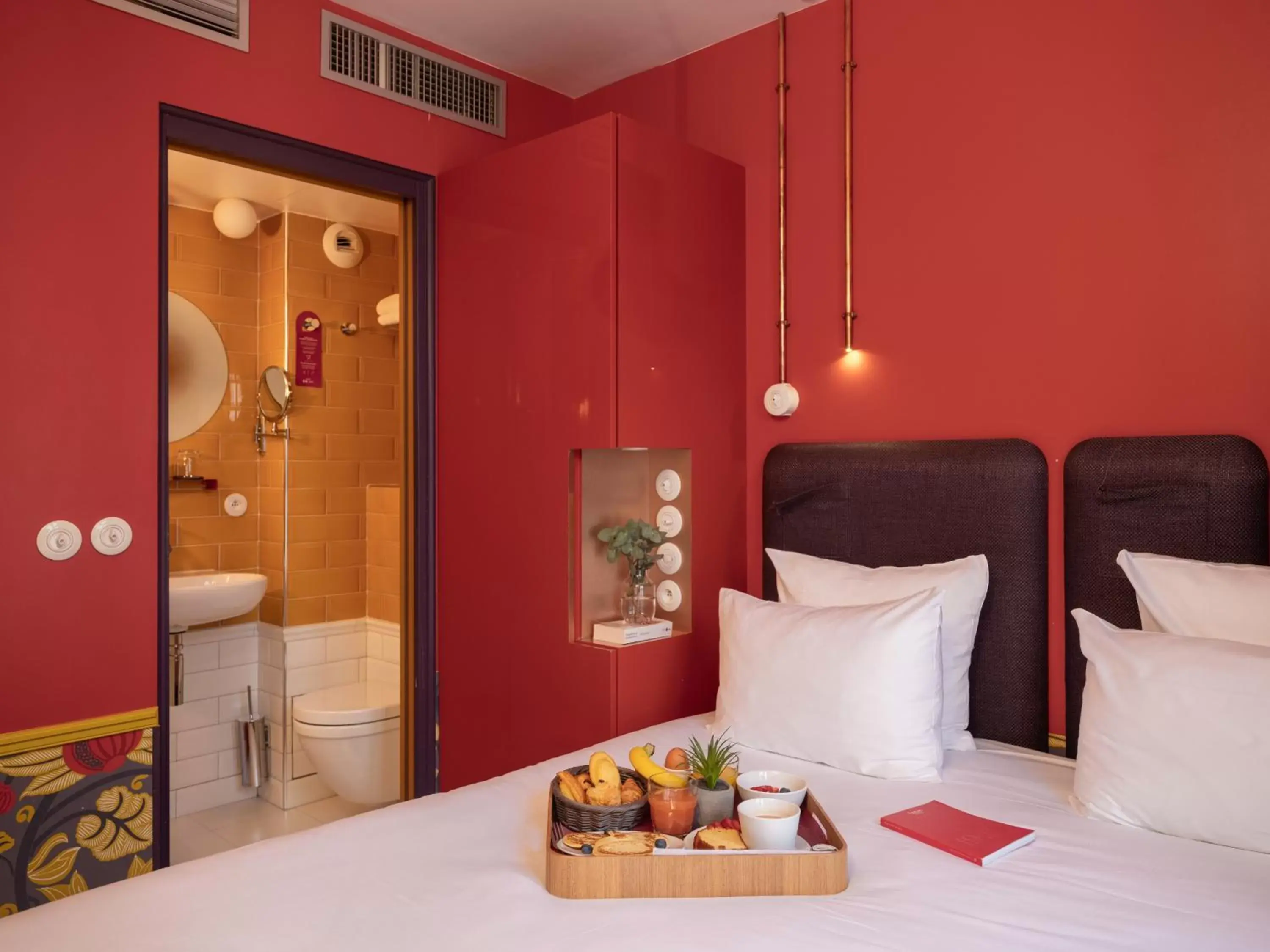 Bathroom, Bed in Hôtel Exquis by Elegancia