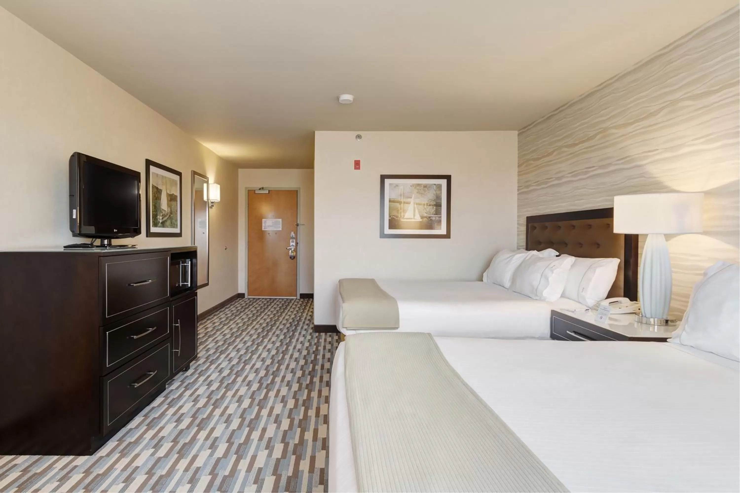 Photo of the whole room, Bed in Holiday Inn Express Hotel & Suites Warwick-Providence Airport by IHG
