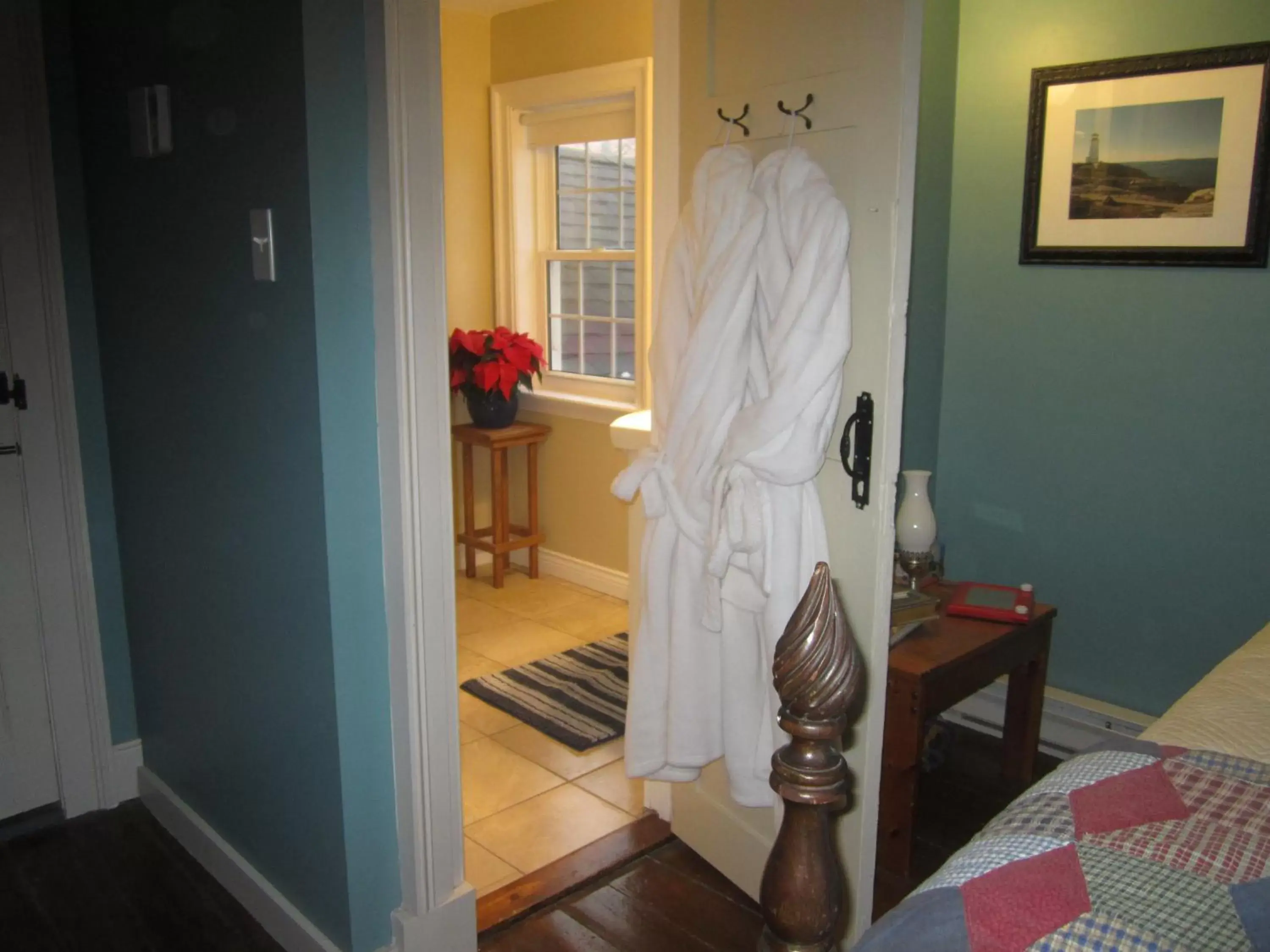 Photo of the whole room in Grand Oak Manor Bed and Breakfast