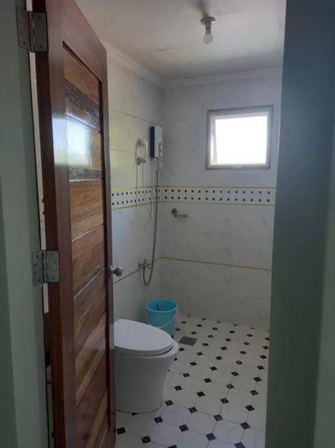 Toilet in Sandscape Hotel