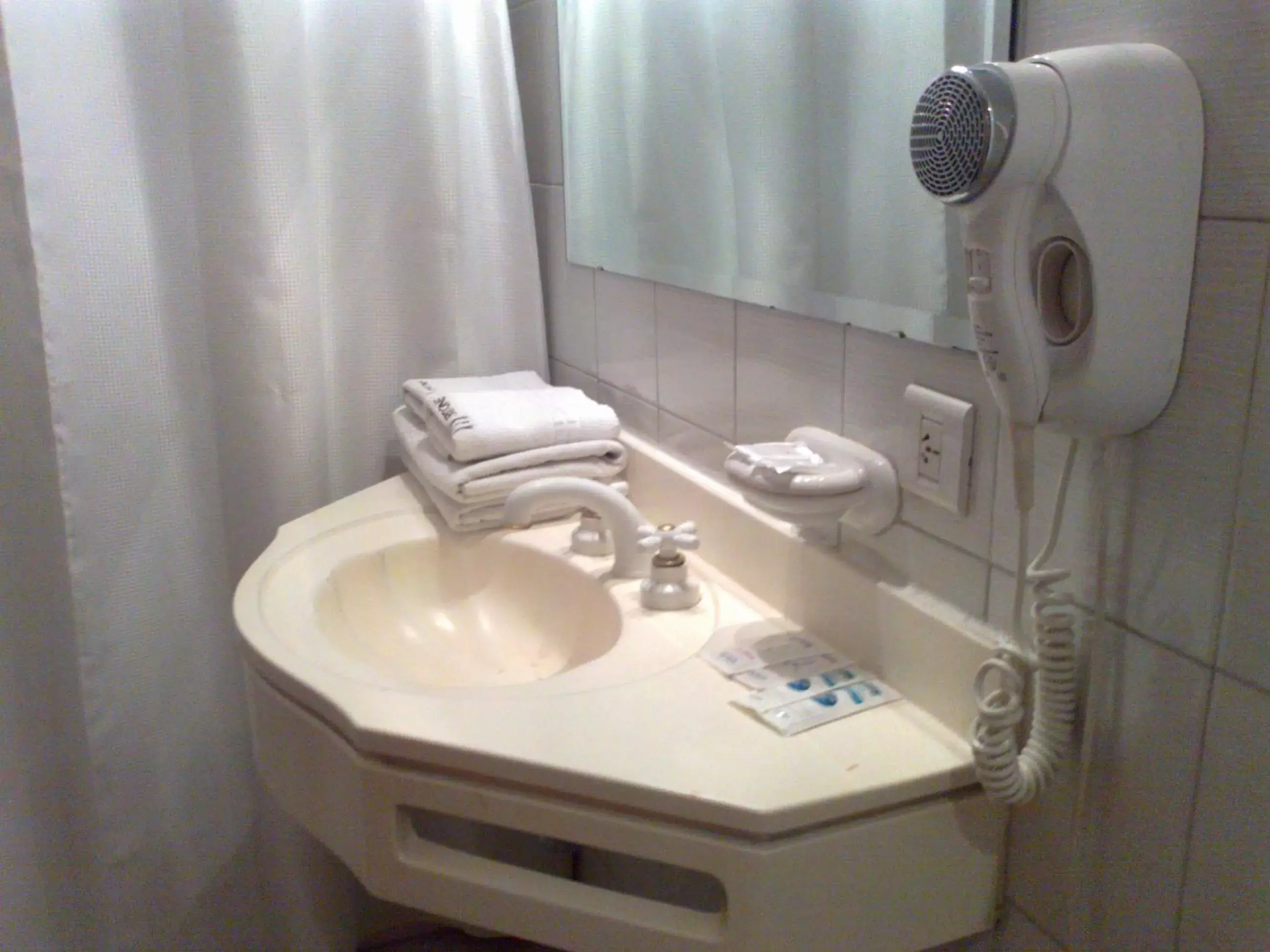 Bathroom in Tritone Hotel