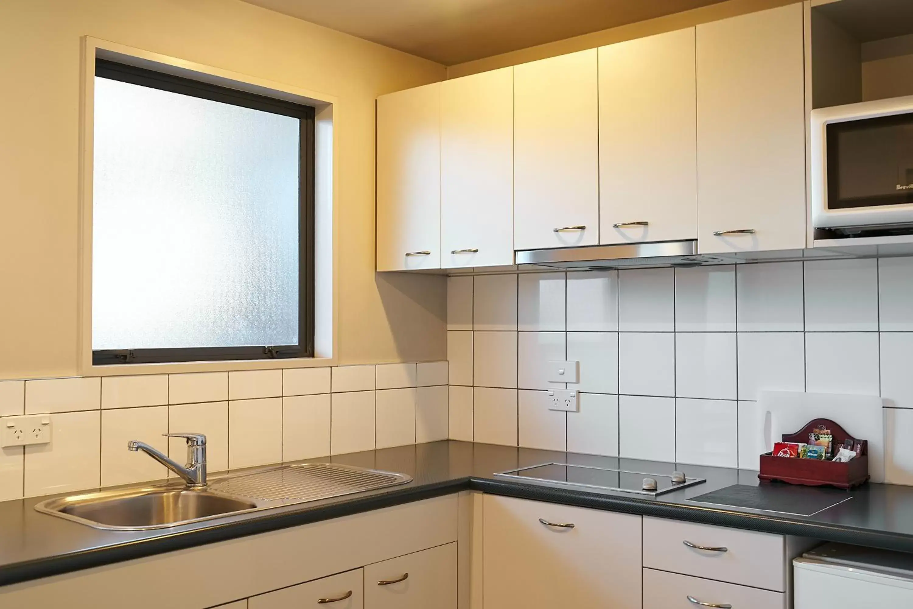 Kitchen or kitchenette, Kitchen/Kitchenette in Azena Suites & Apartment