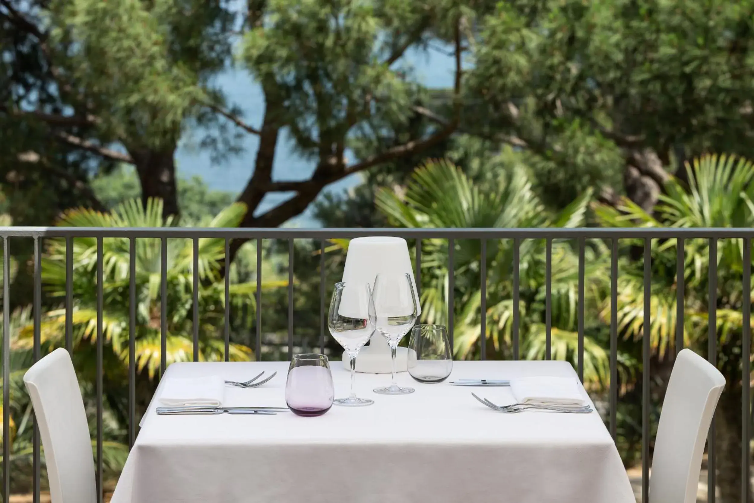 Patio, Restaurant/Places to Eat in Grand Hotel Du Golfe