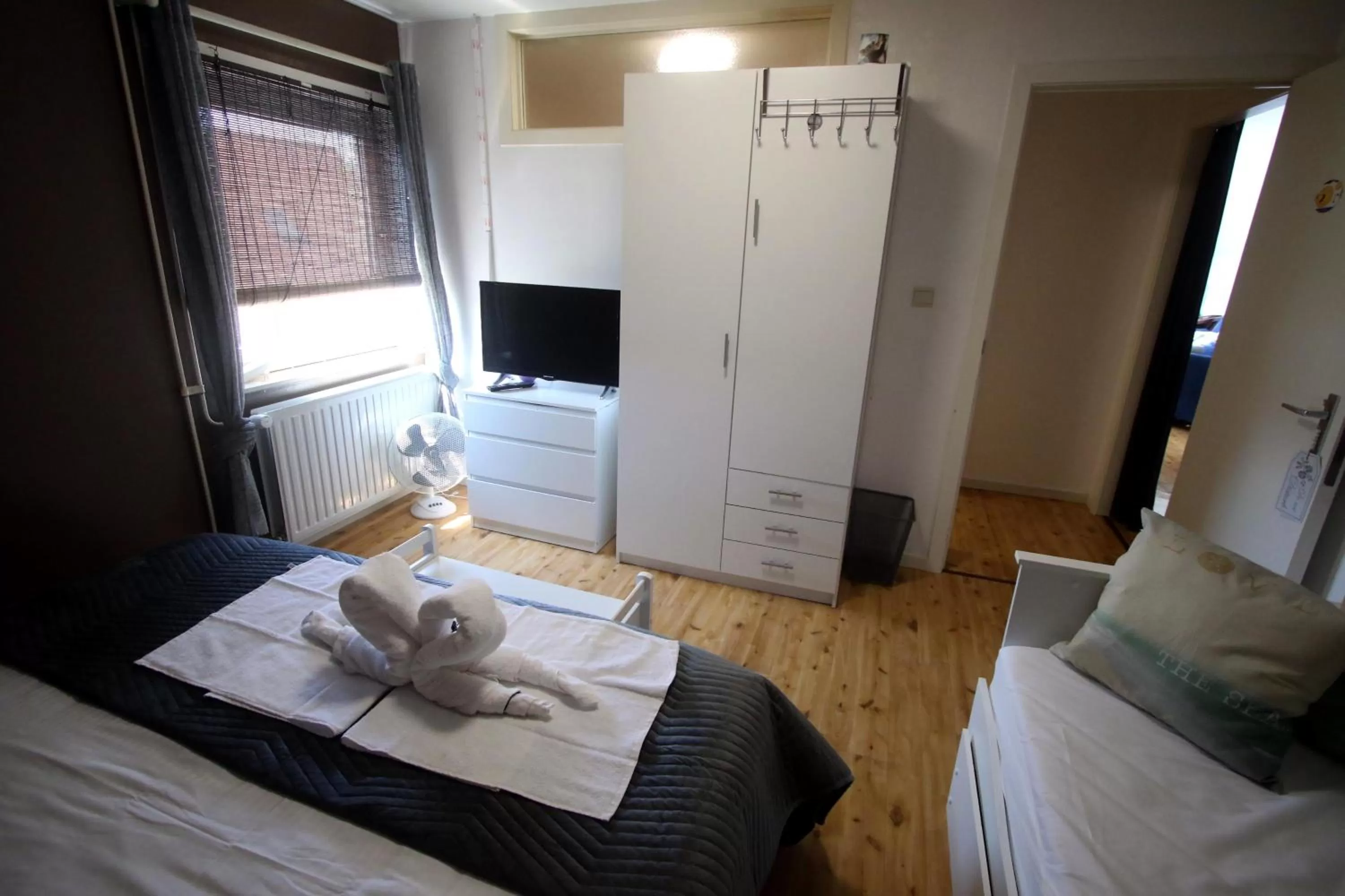 Bedroom, Bed in Chambre d'hôte Blankenberge