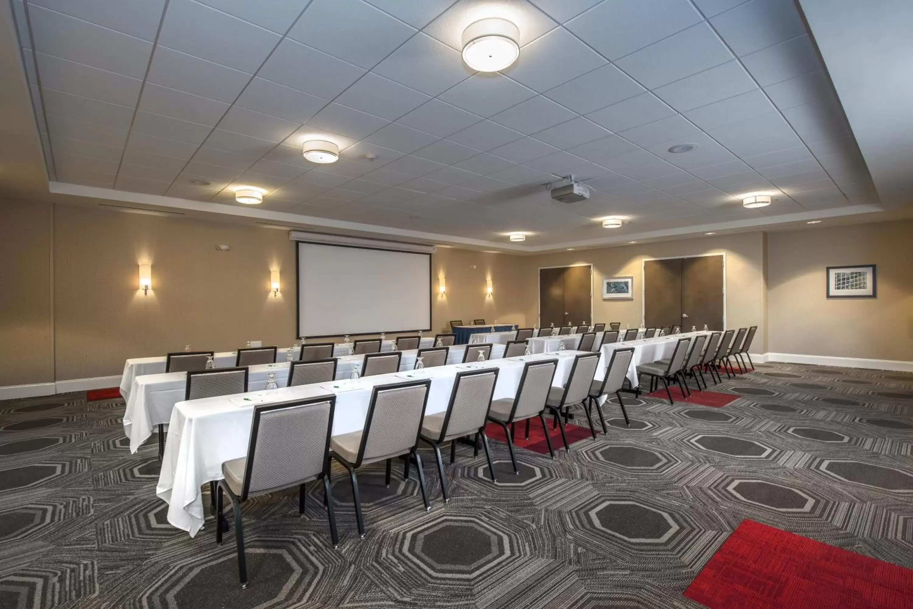 Meeting/conference room in Holiday Inn Charlotte Airport, an IHG Hotel