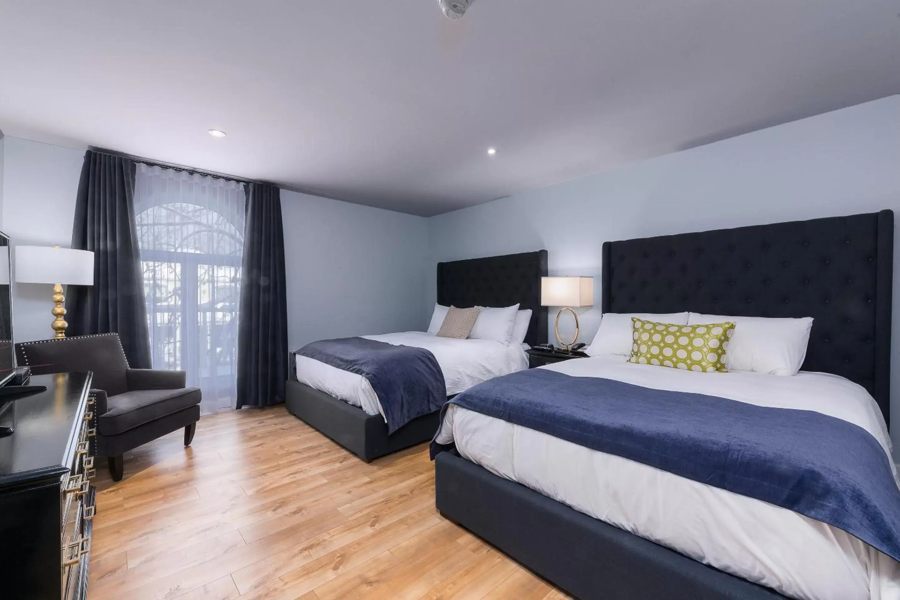 Queen Room with Two Queen Beds in Maison Otis Queen Room with Two Queen Beds in Maison Otis