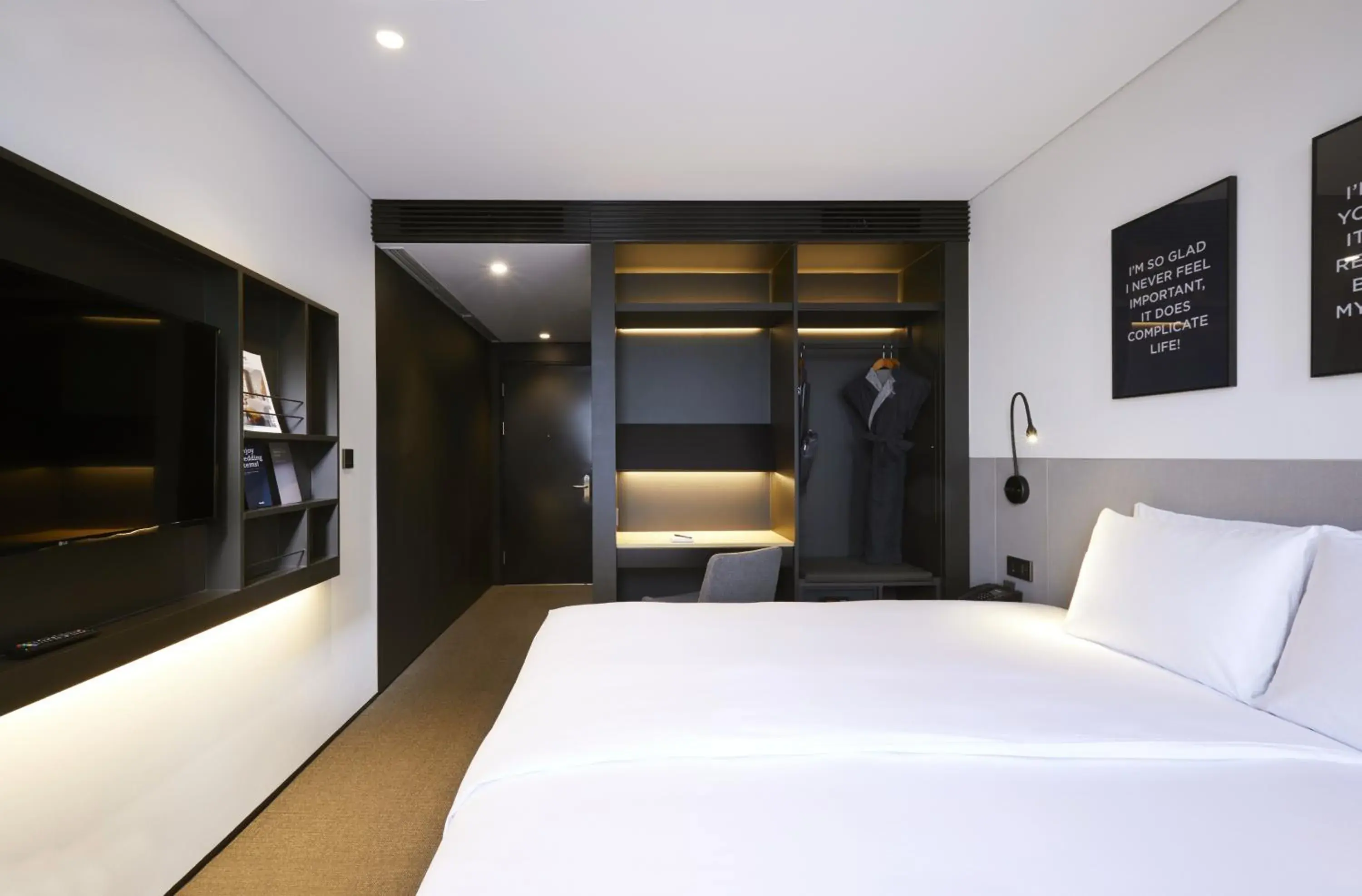 Bedroom, Bed in GLAD Gangnam COEX Center