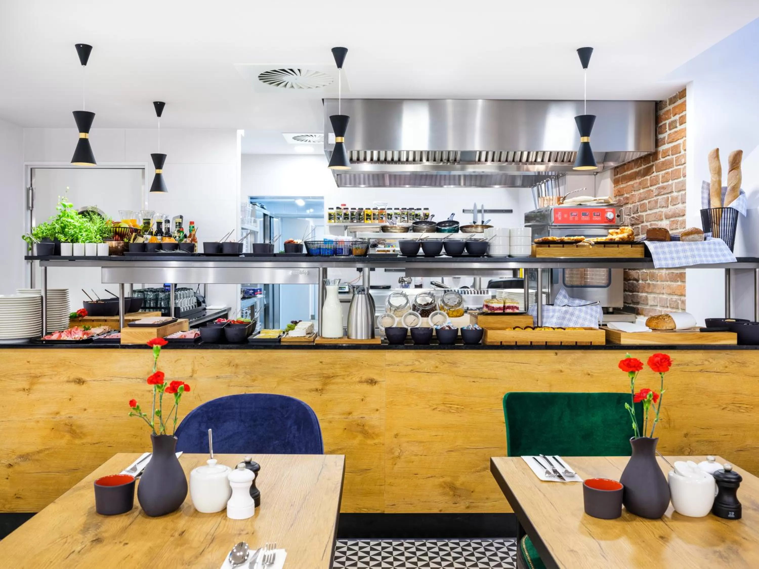 Restaurant/places to eat in Hotel Wawel Queen