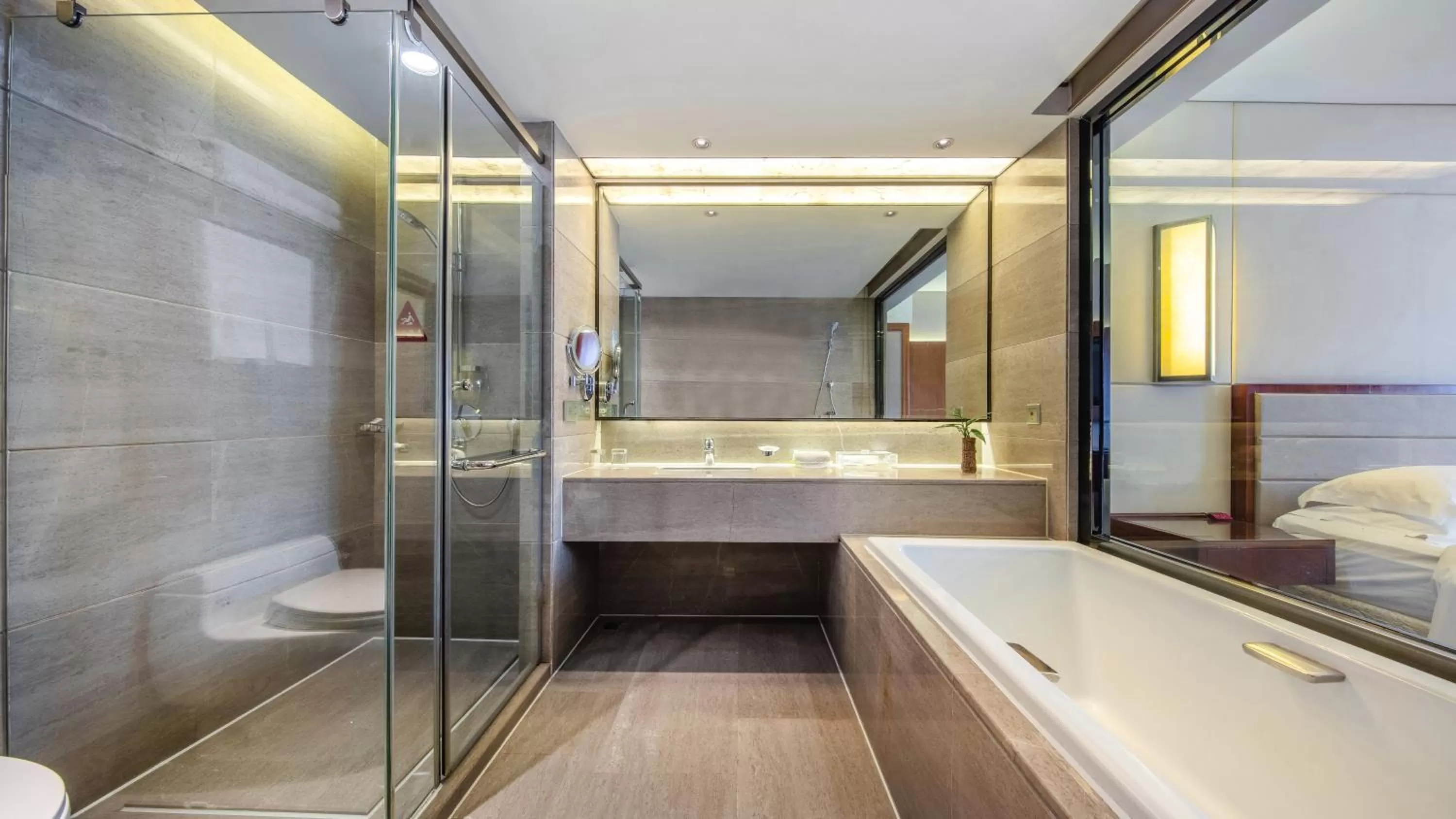 Bathroom, Bed in Crowne Plaza Foshan by IHG