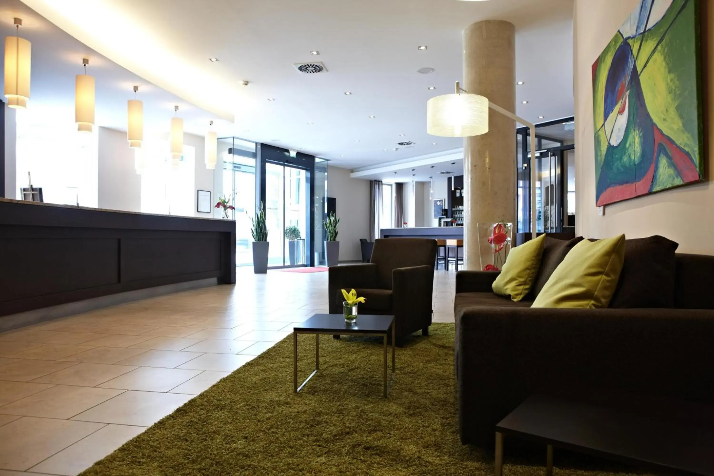 Lobby or reception, Lounge/Bar in IntercityHotel Mainz