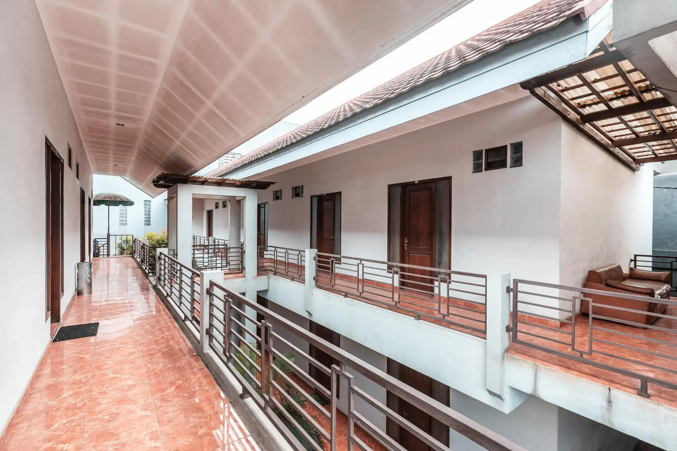 Lobby or reception in OYO 686 Bunga Karang Hotel