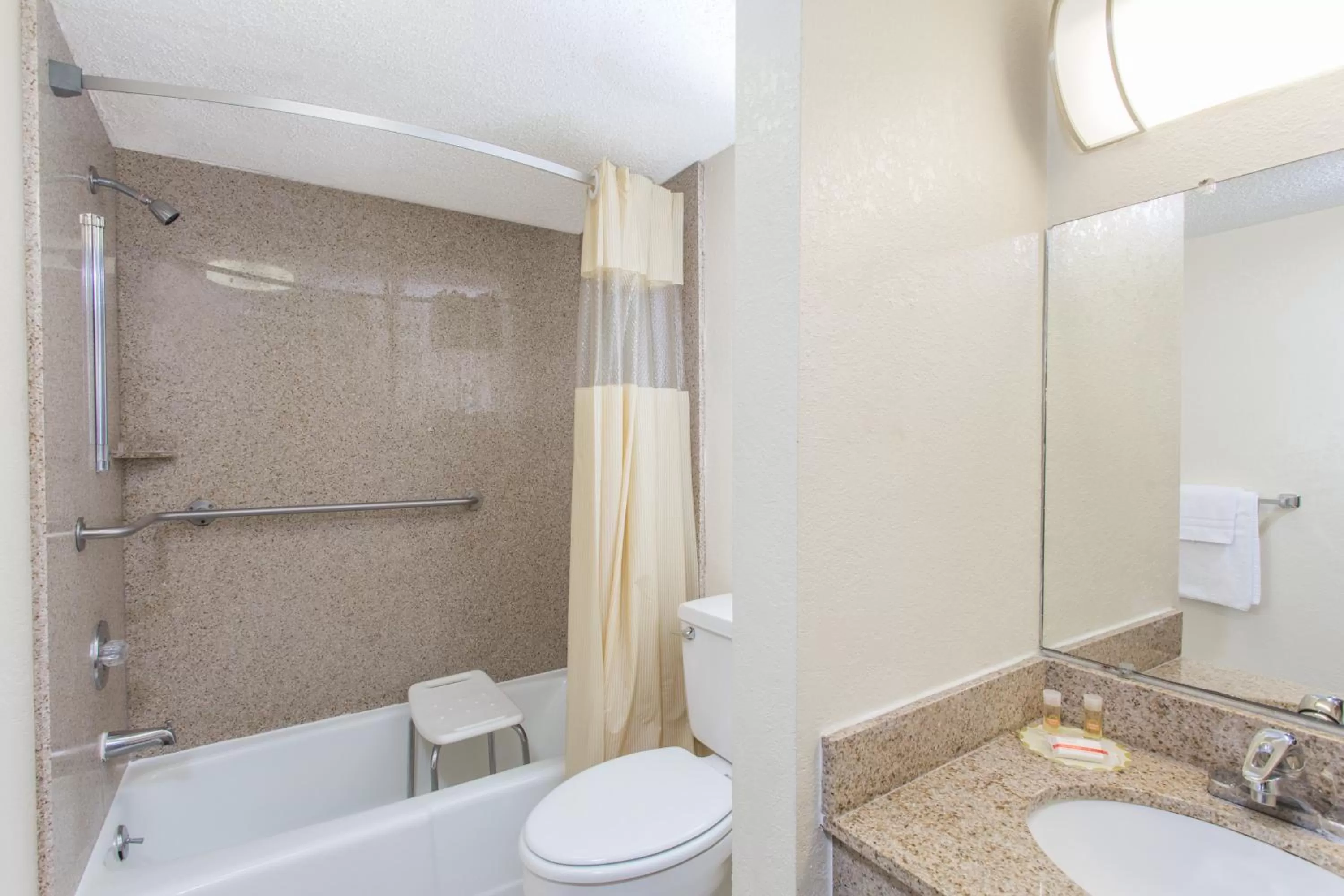 Double Suite with Bath Tub - Mobility Accessible/Non-Smoking in Days Inn by Wyndham Fort Myers