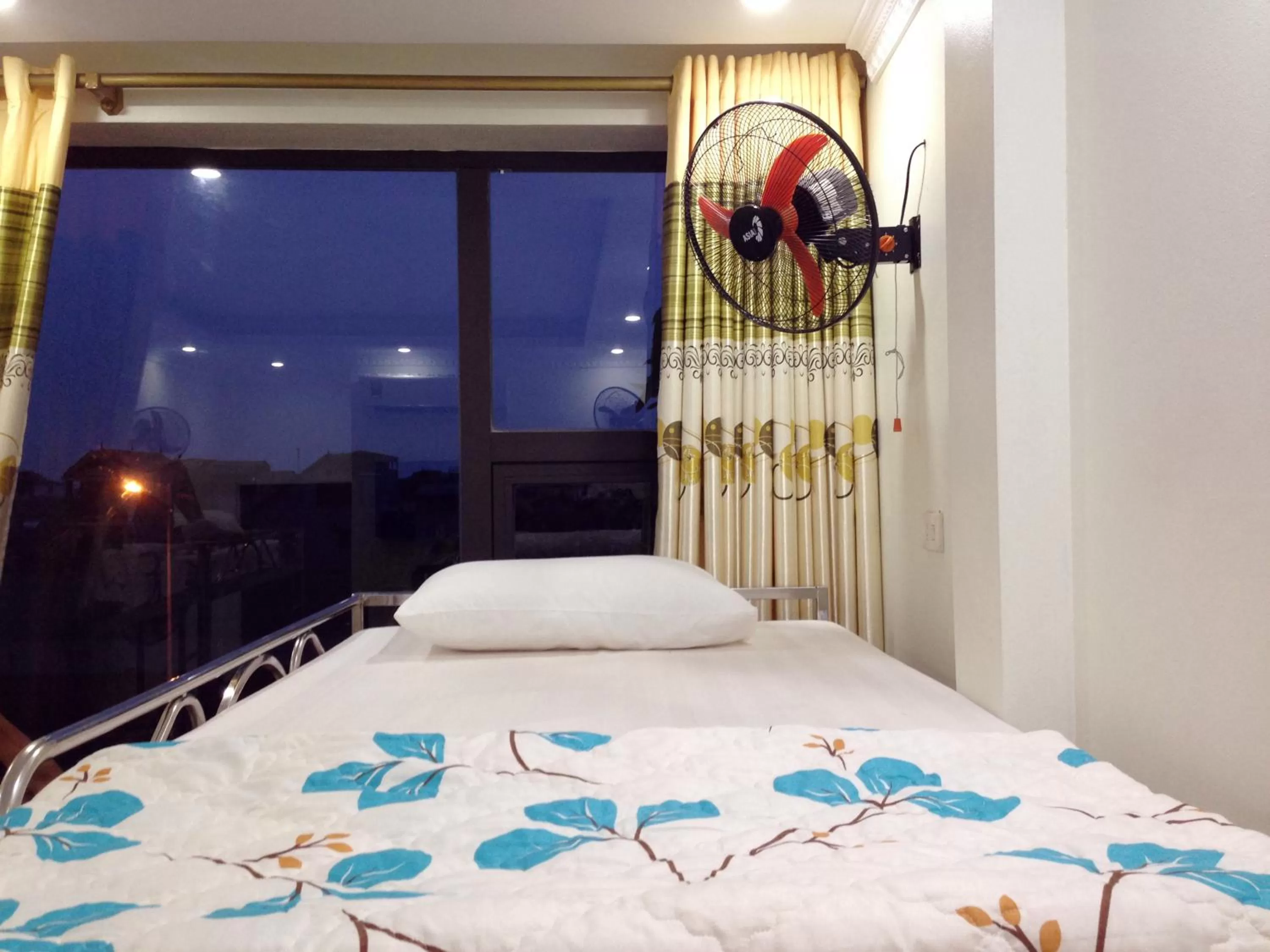Night, Bed in Ninh Binh Central Hotel