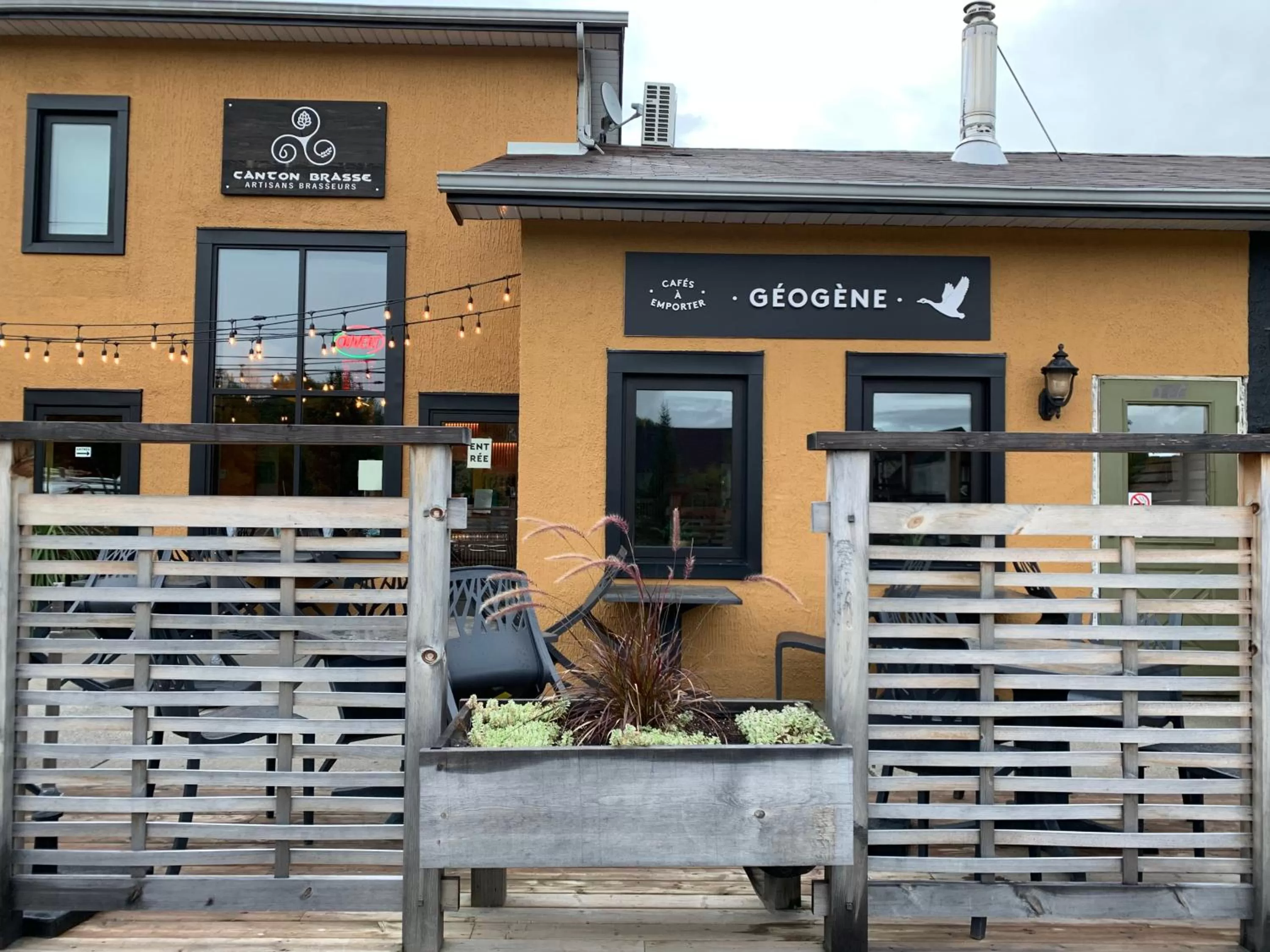 Restaurant/places to eat, Property Building in L'Authentique