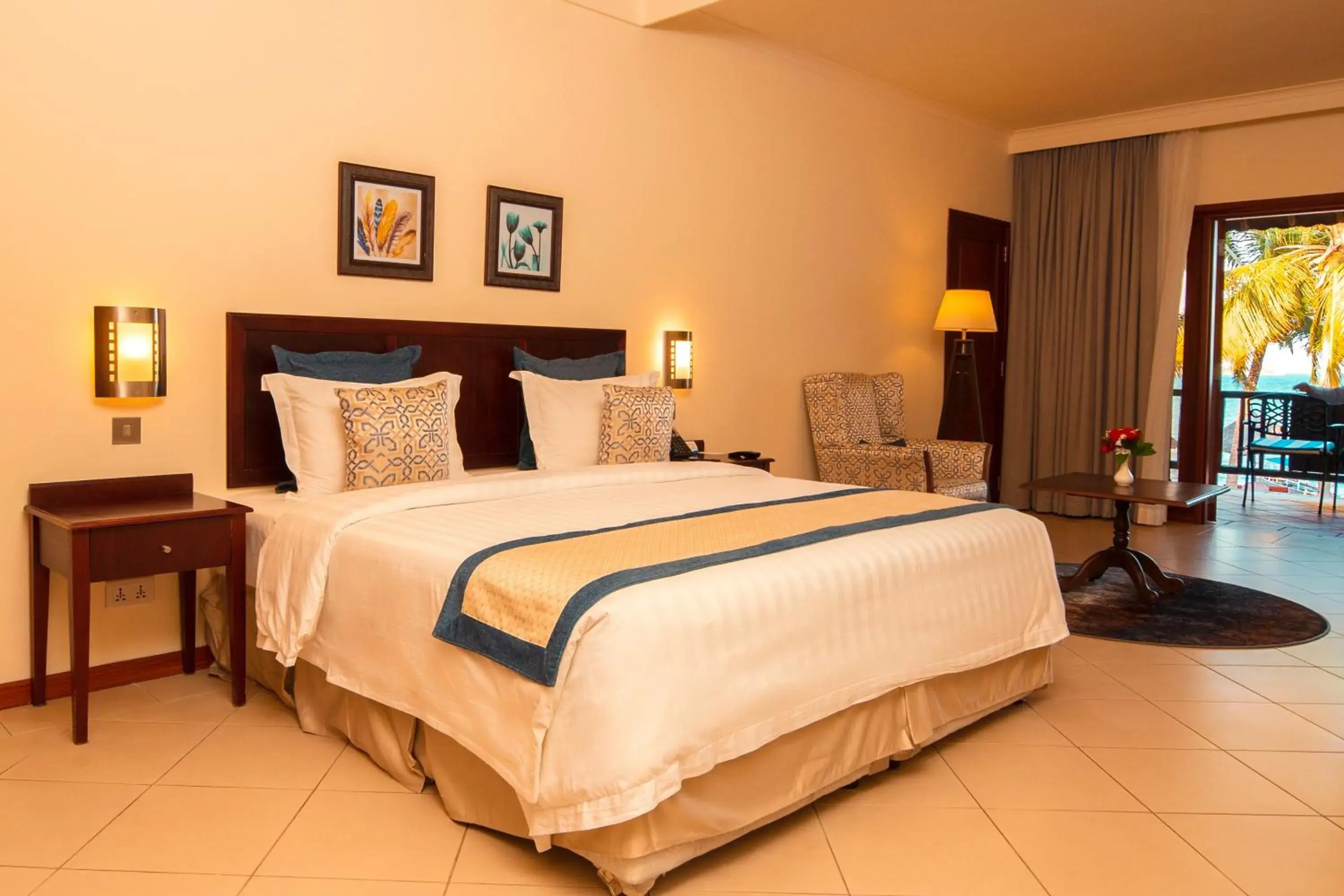 Photo of the whole room, Bed in White Sands Hotel Photo of the whole room, Bed in White Sands Hotel