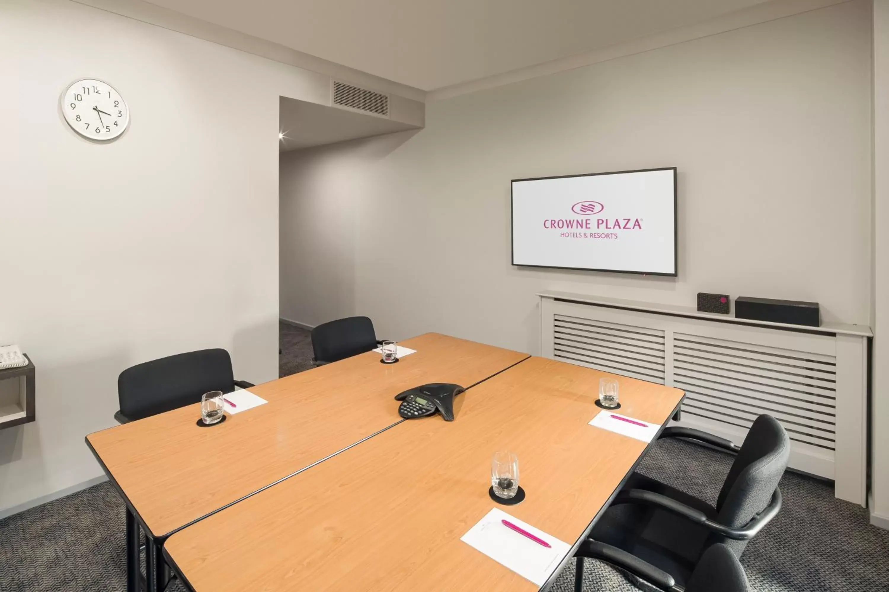 Meeting/conference room, Business Area/Conference Room in Crowne Plaza Solihull, an IHG Hotel
