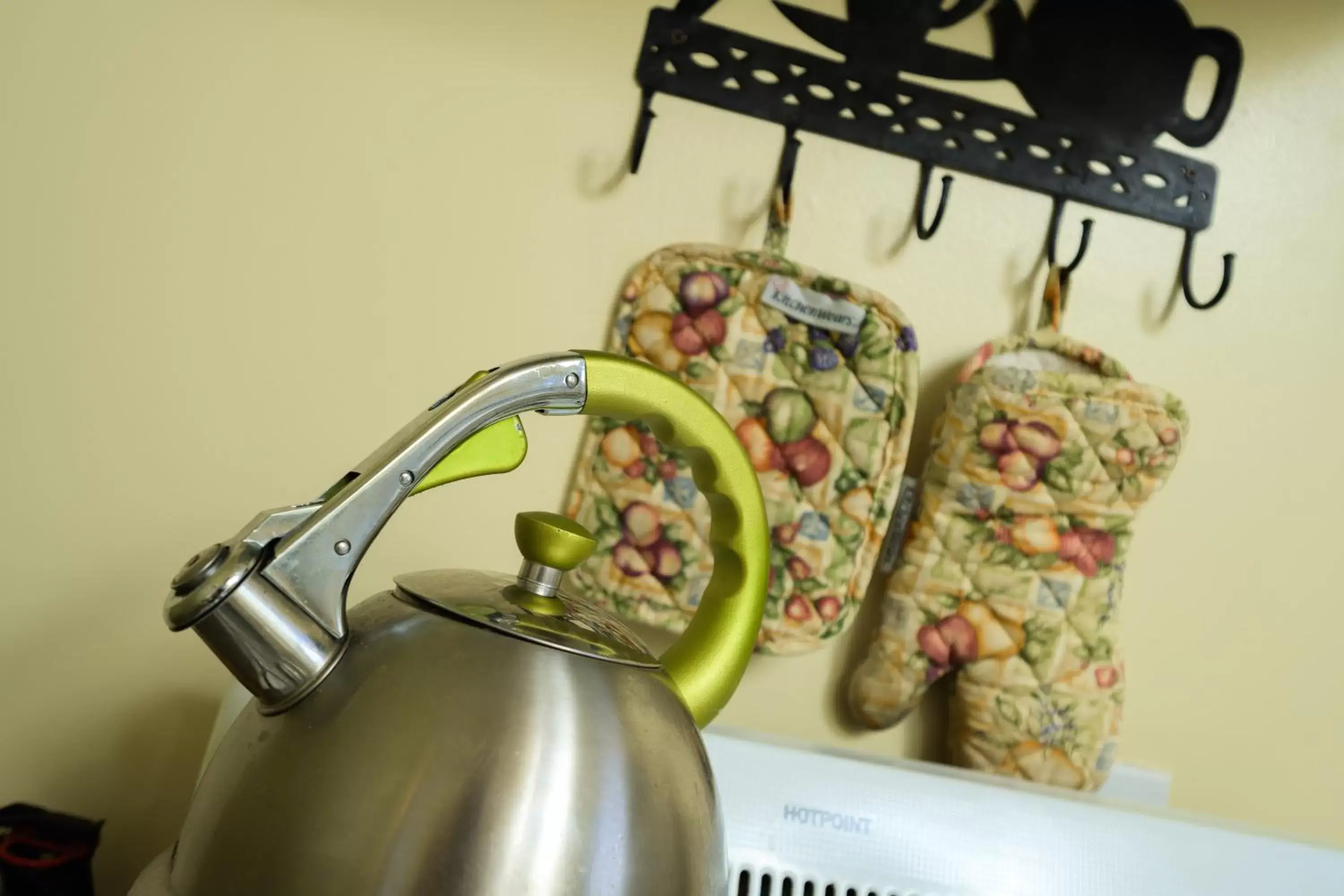 Courtyard Room with Two Double Beds and Kitchen in Marina Motel Courtyard Room with Two Double Beds and Kitchen in Marina Motel