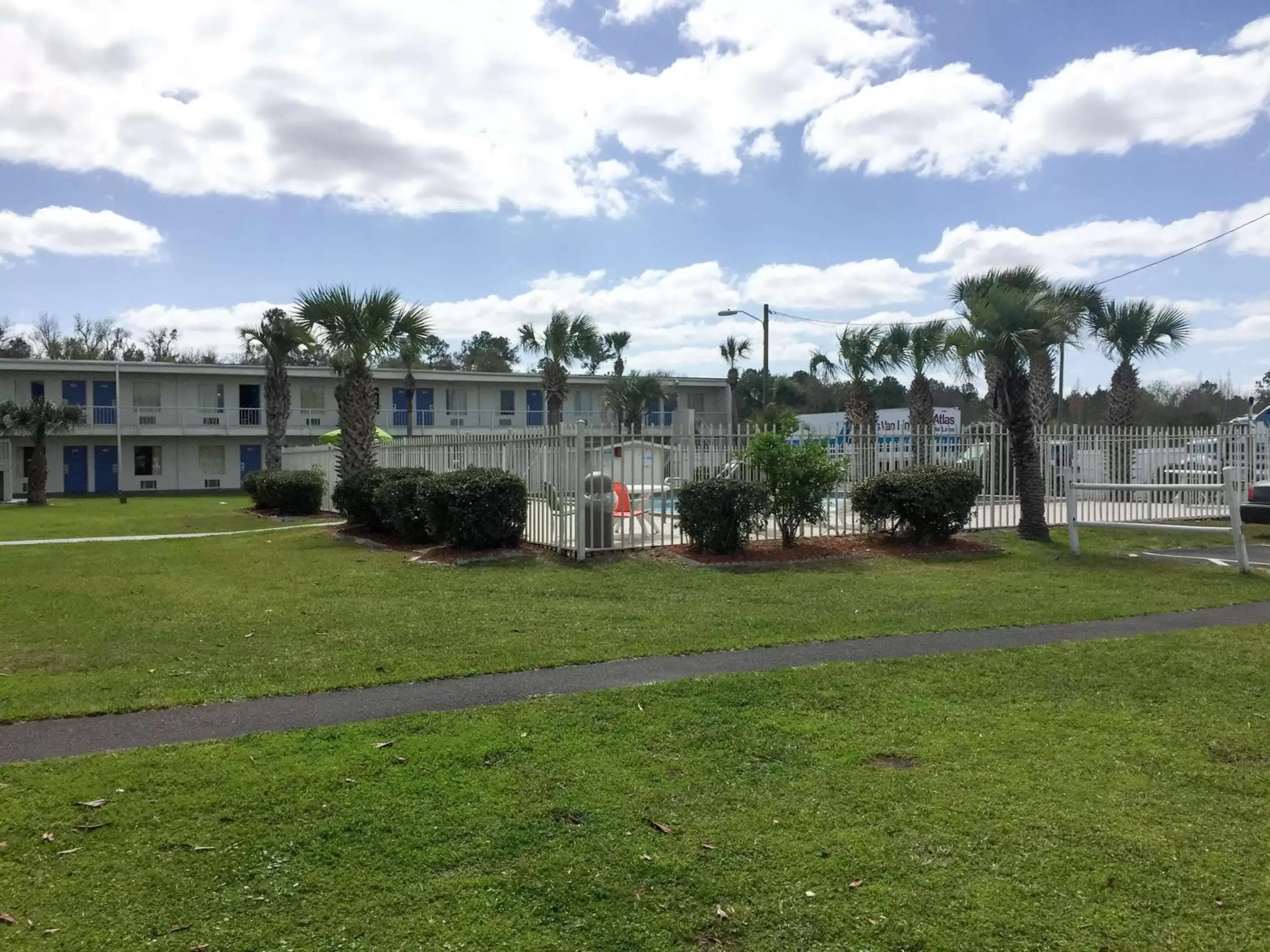 Property building, Garden in Motel 6-Wildwood, FL