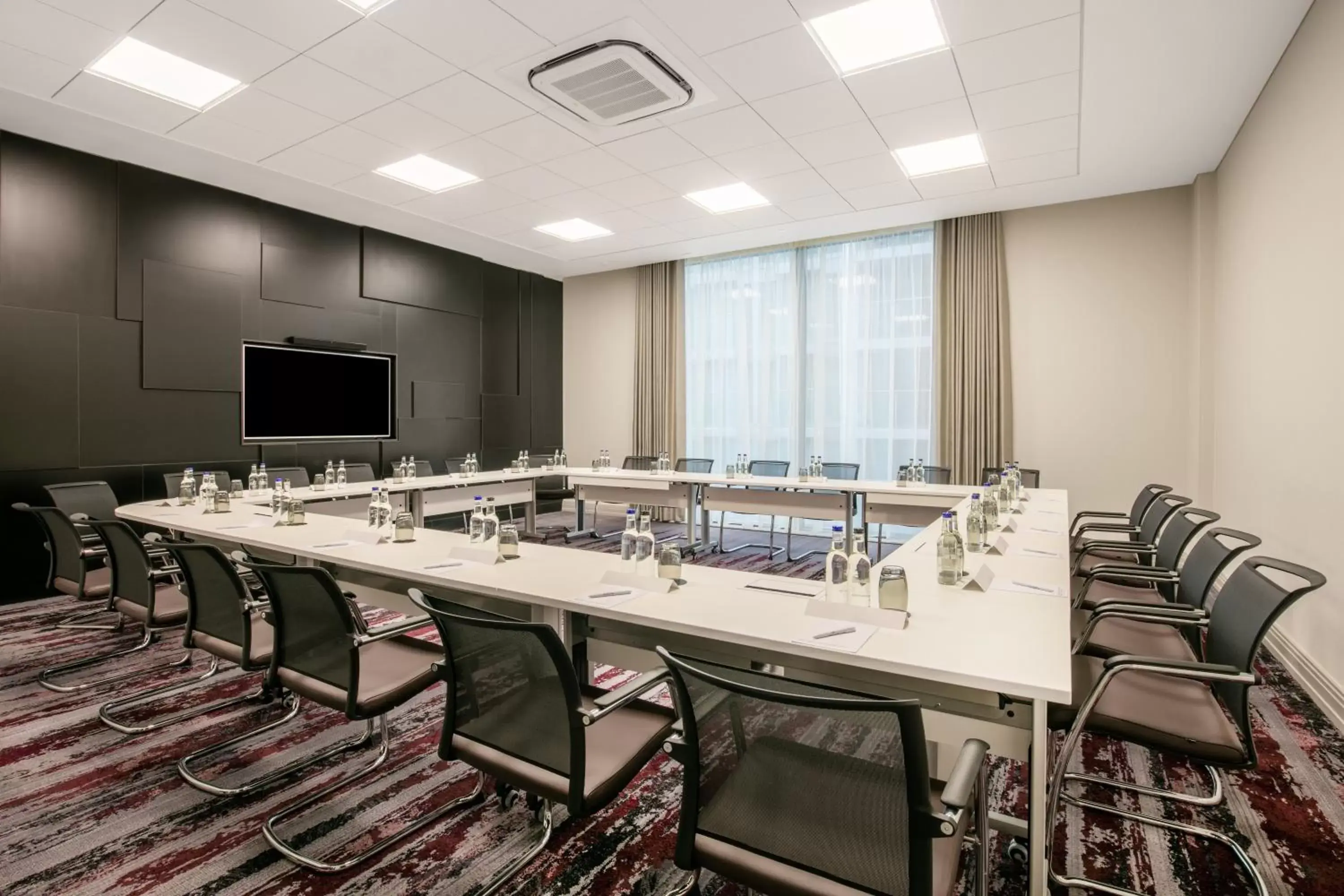 Meeting/conference room in Crowne Plaza London - Docklands, an IHG Hotel