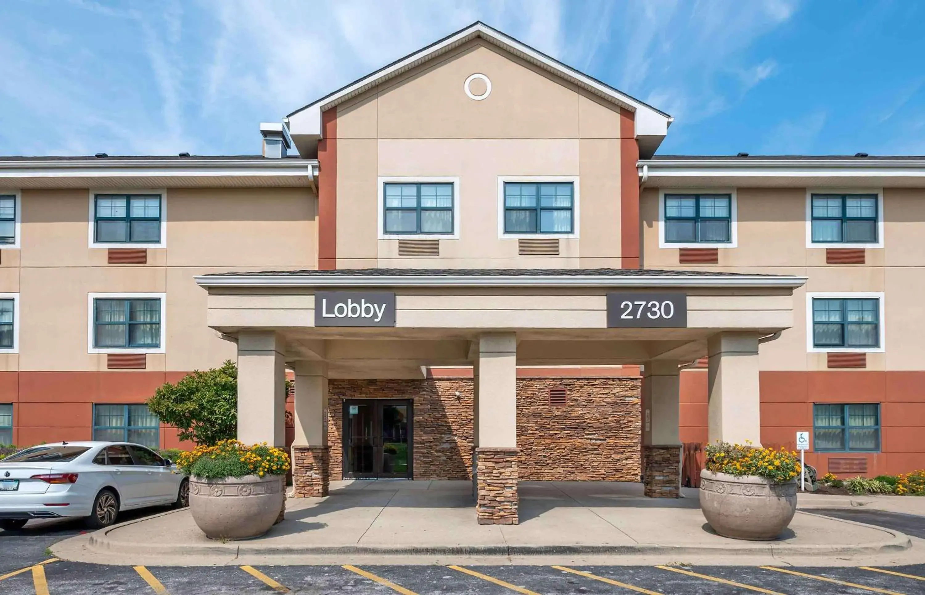 Property Building in Extended Stay America Suites - Indianapolis - Airport