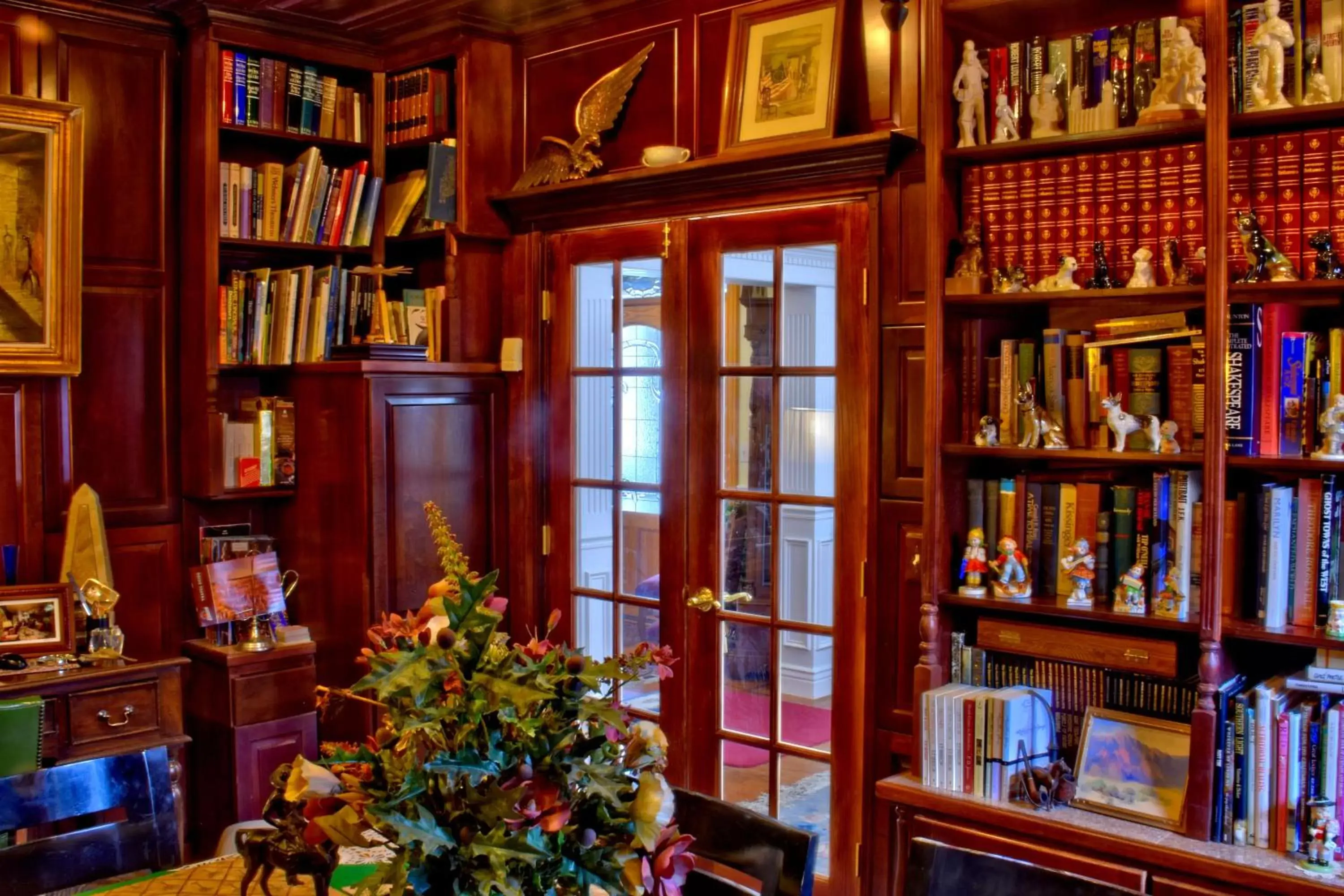 Library in Big Yellow Inn