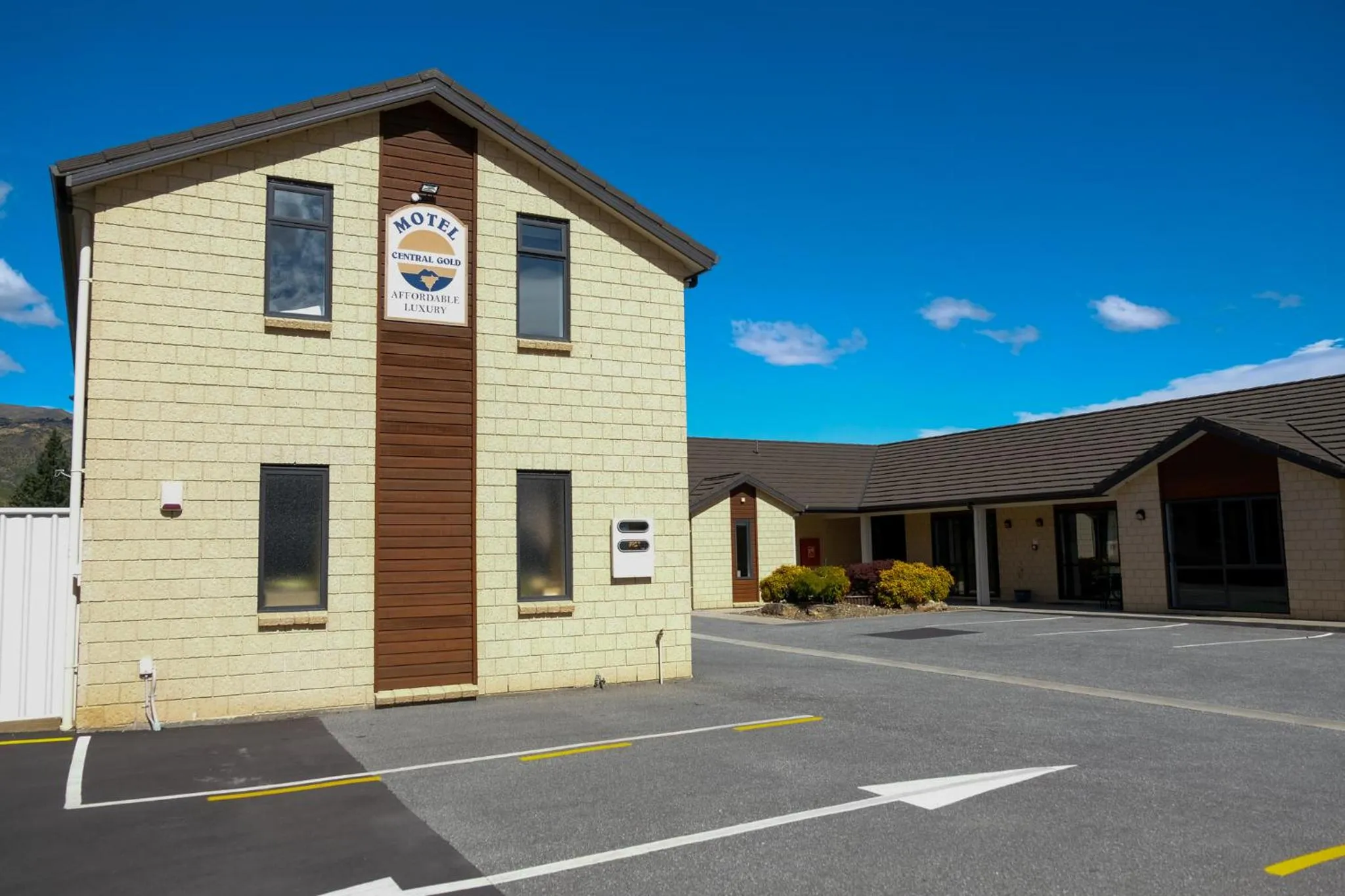 Property building in ASURE Central Gold Motel Cromwell