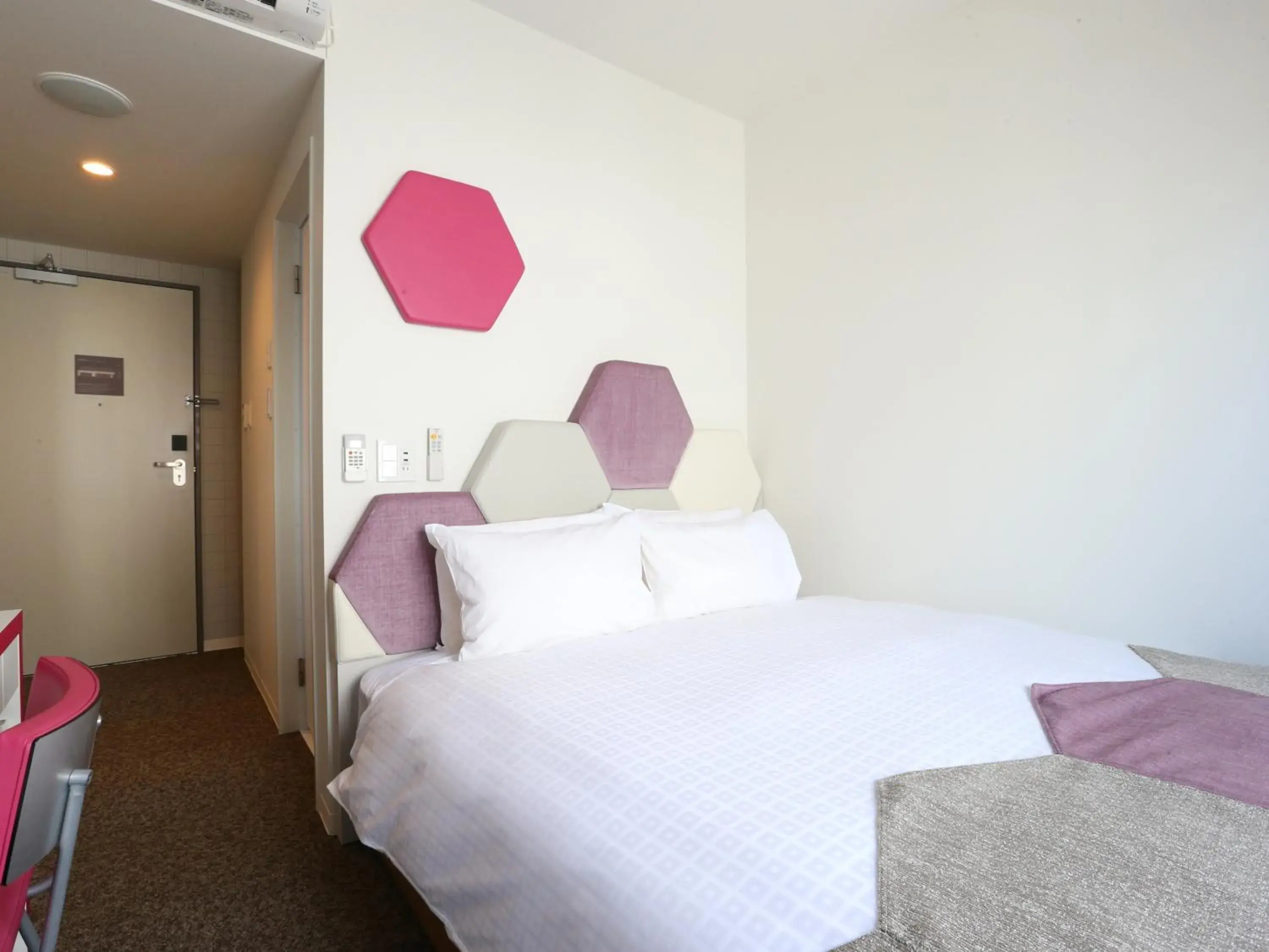 Bed in KOKO HOTEL Higashiosaka - formerly Hotel Wing International Select Higashi Osaka Bed in KOKO HOTEL Higashiosaka - formerly Hotel Wing International Select Higashi Osaka