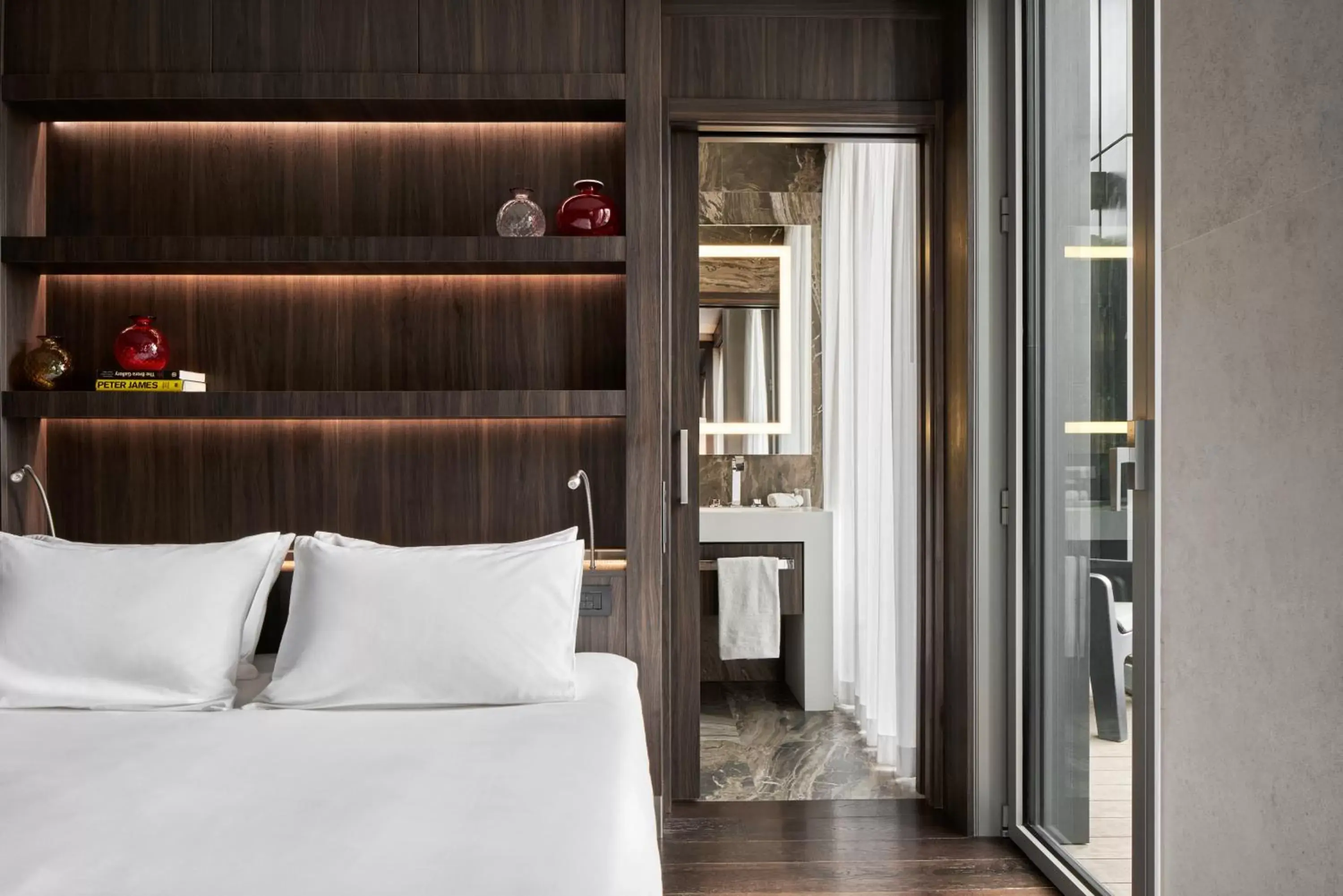 Bathroom, Bed in Hyatt Centric Milan Centrale