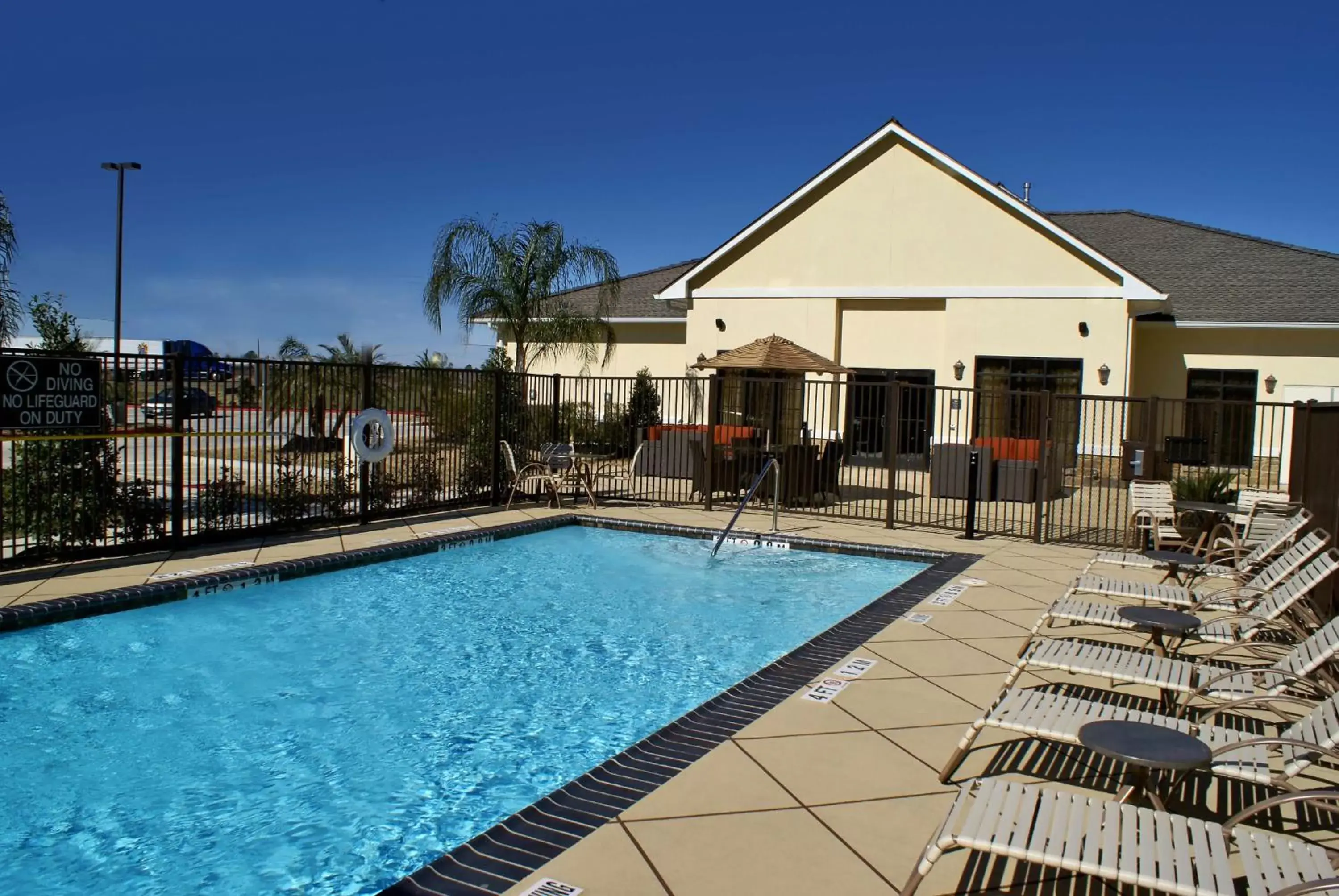 Pool view, Swimming Pool in Homewood Suites Beaumont