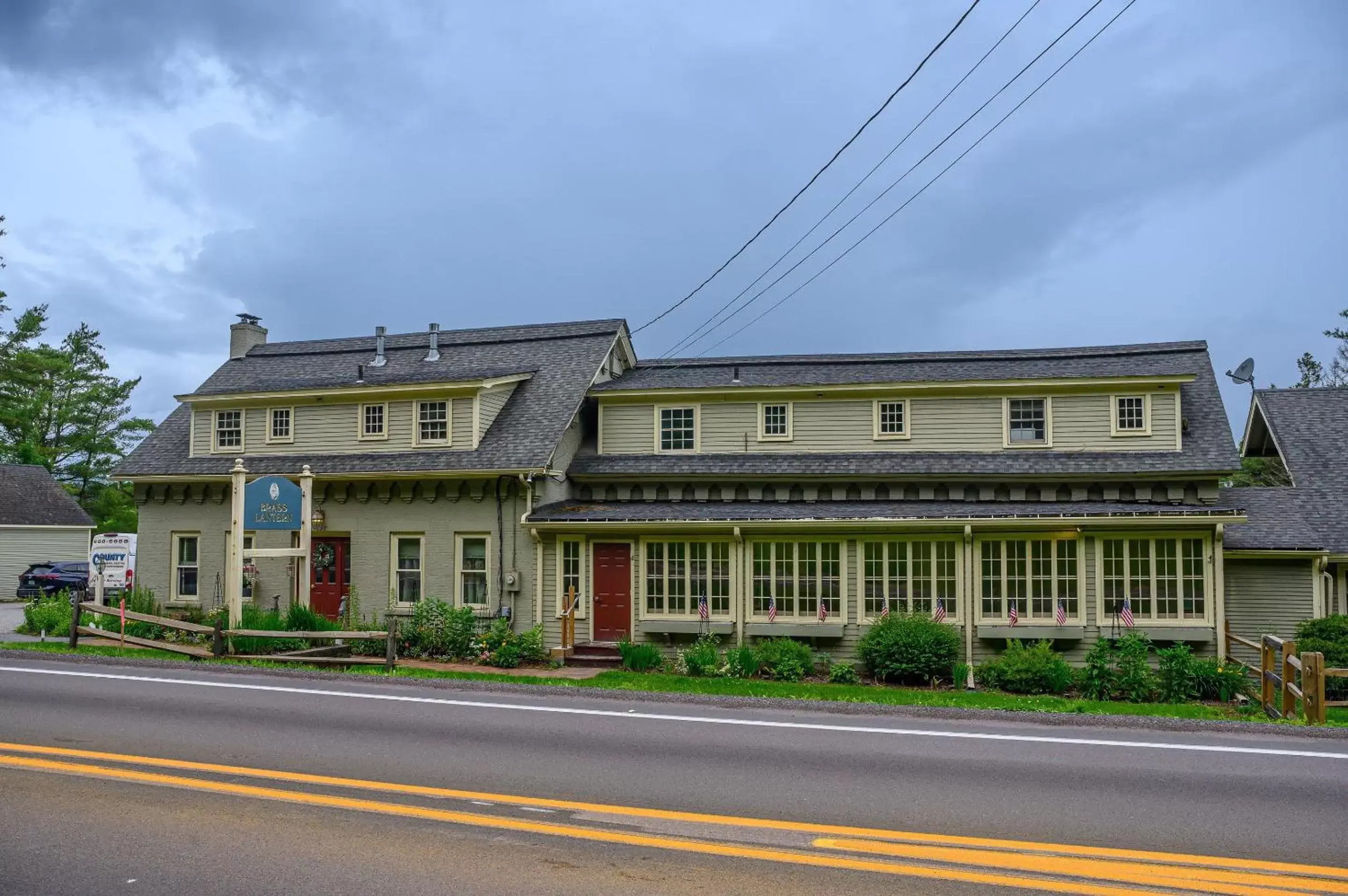 Property Building in Brass Lantern Inn