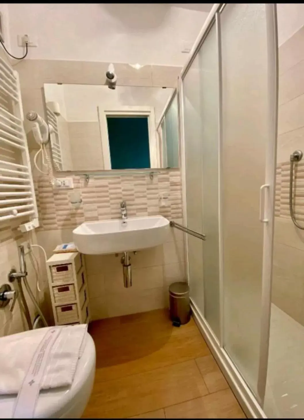 Bathroom in hotel lisà