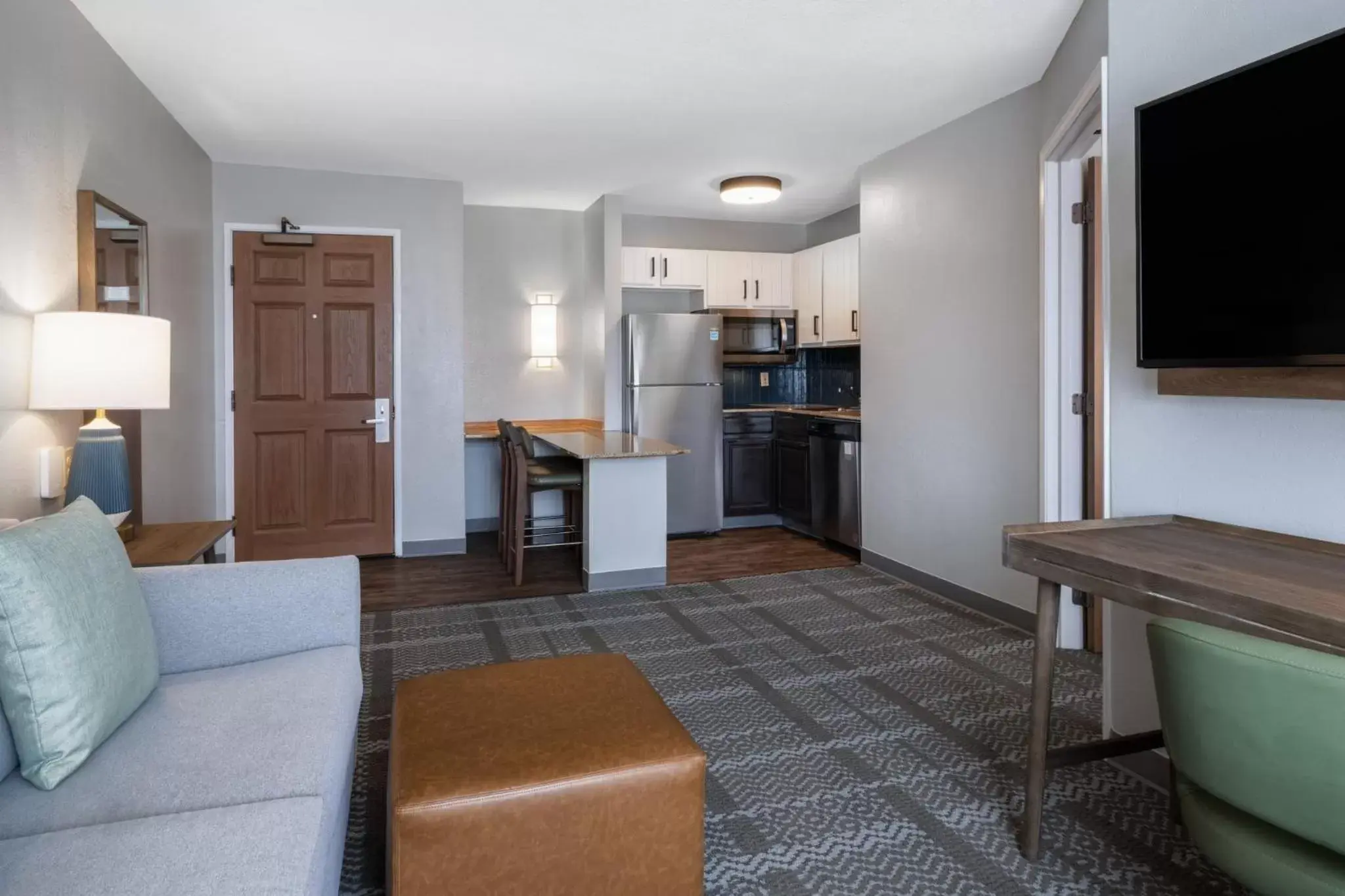 Photo of the whole room, Seating Area in Staybridge Suites Columbus-Dublin, an IHG Hotel