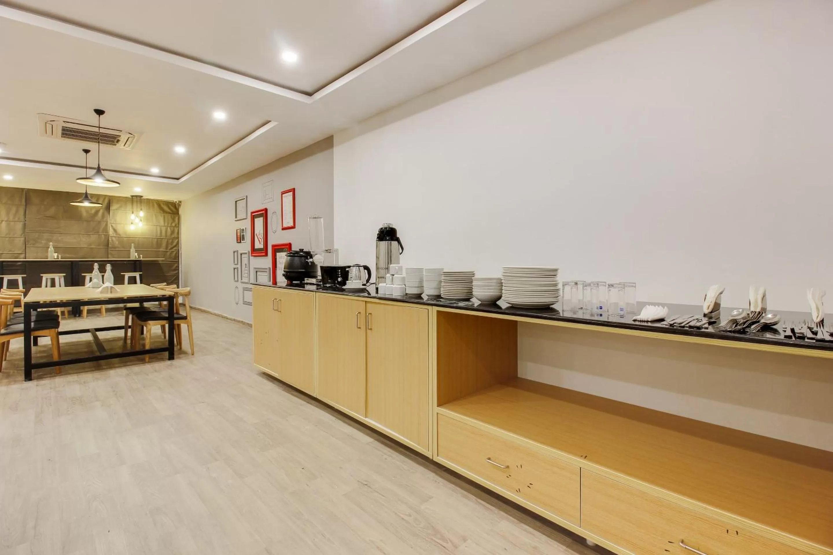 Restaurant/places to eat in Super townhouse moosapet Rcc Prime