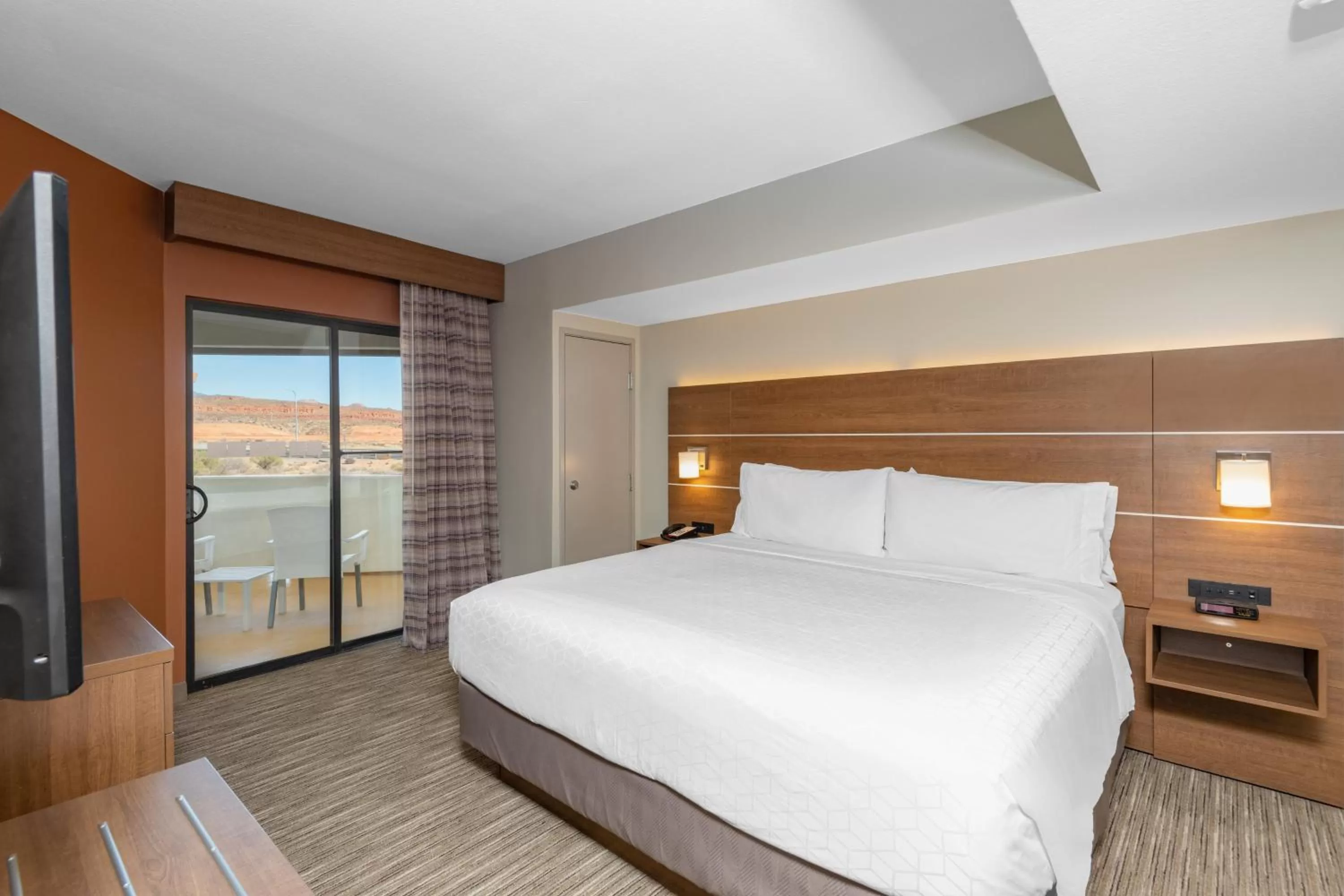 Photo of the whole room, Bed in Holiday Inn Express & Suites St George North - Zion by IHG