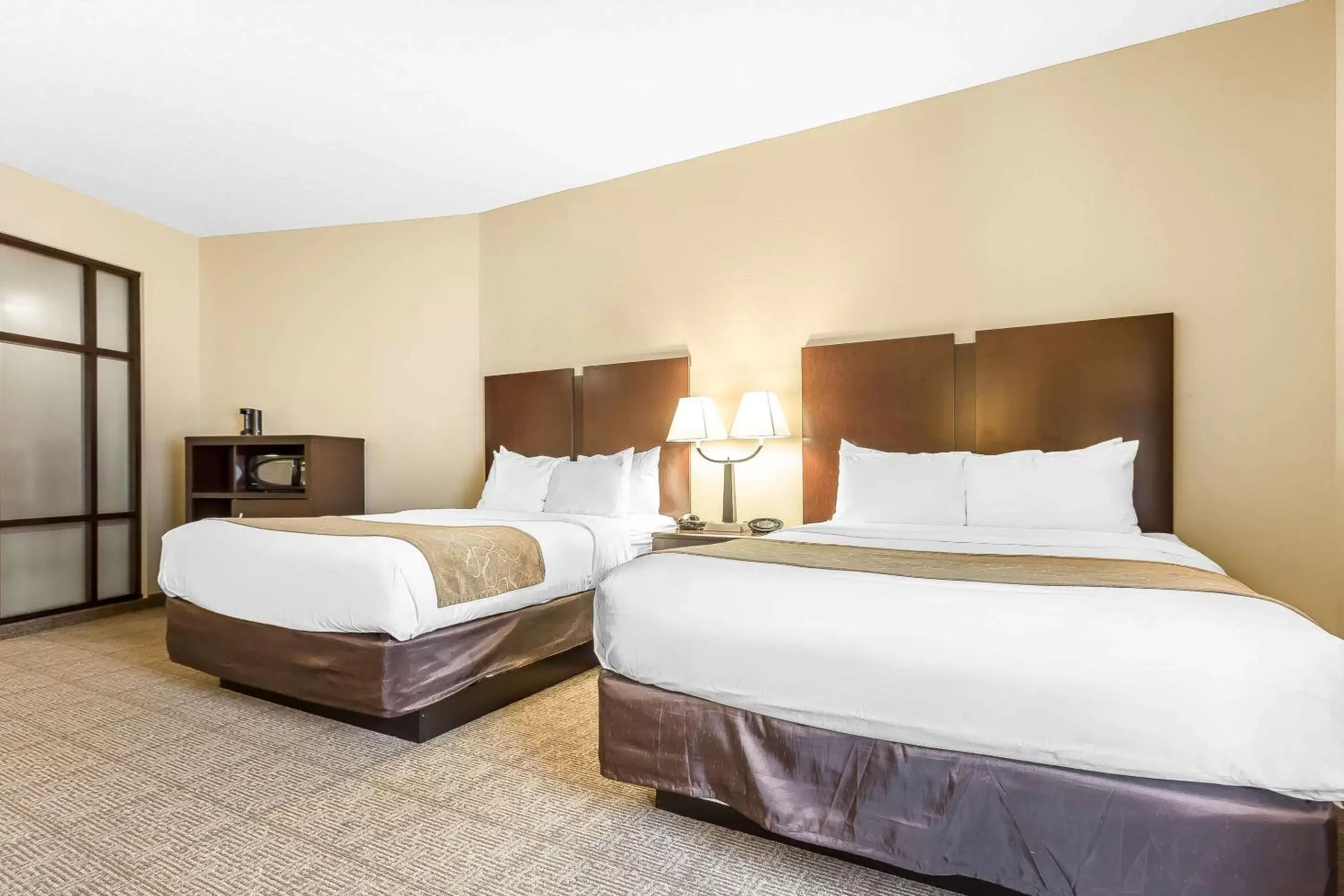 Bedroom, Bed in Comfort Suites Charleston West Ashley