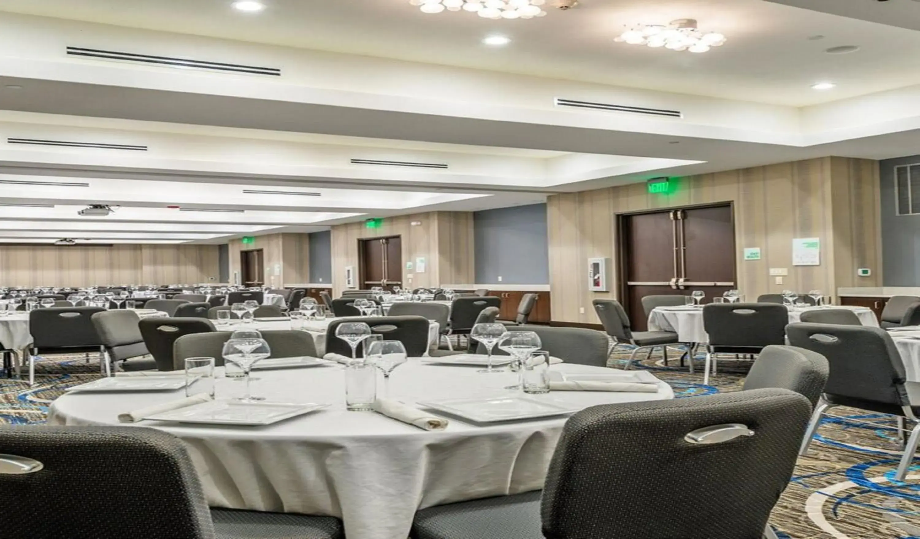 Banquet/Function facilities, Restaurant/Places to Eat in Holiday Inn Austin Airport, an IHG Hotel