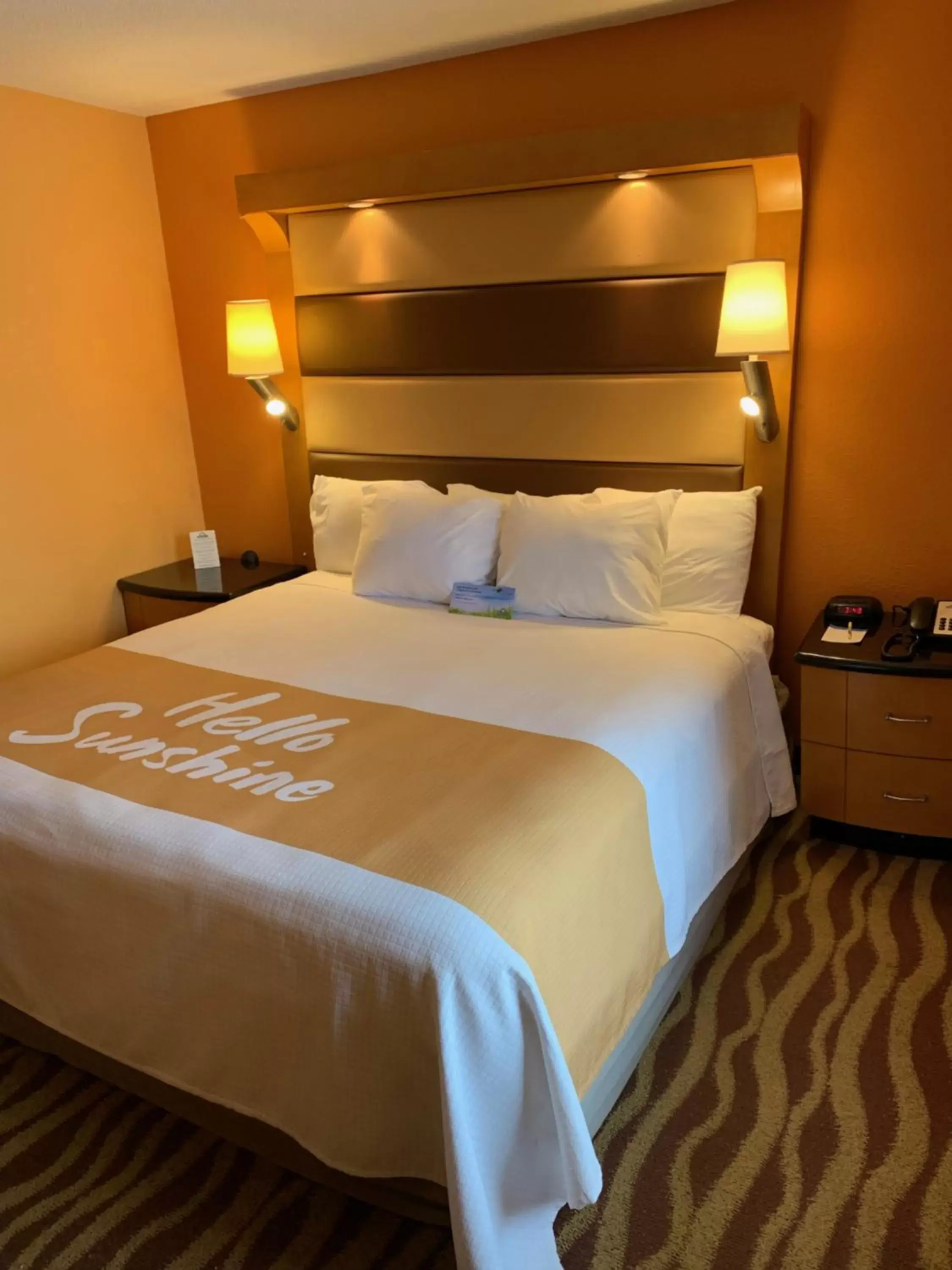 Bed in Days Inn & Suites by Wyndham Albany