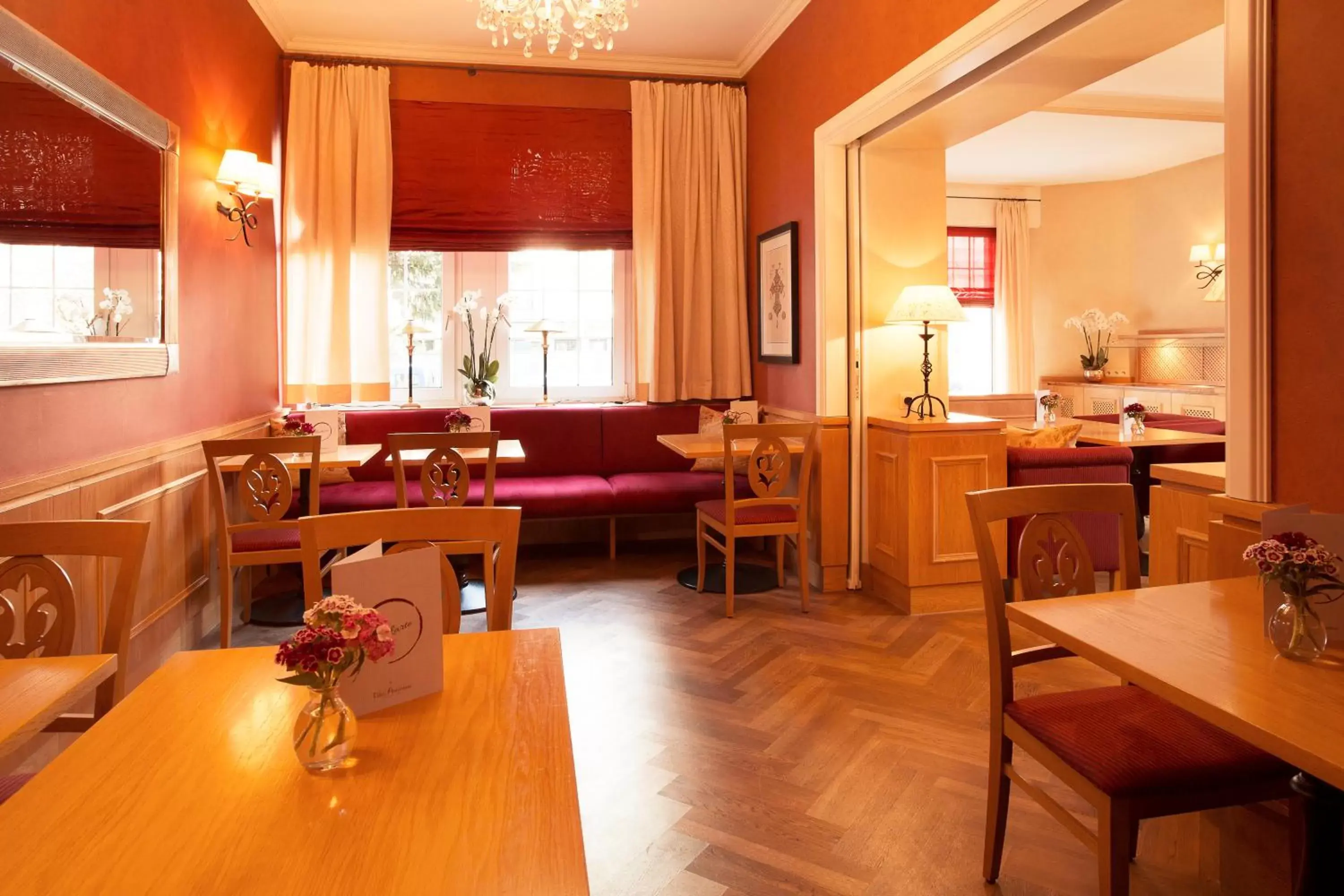 Restaurant/Places to Eat in Hotel Villa Florentina