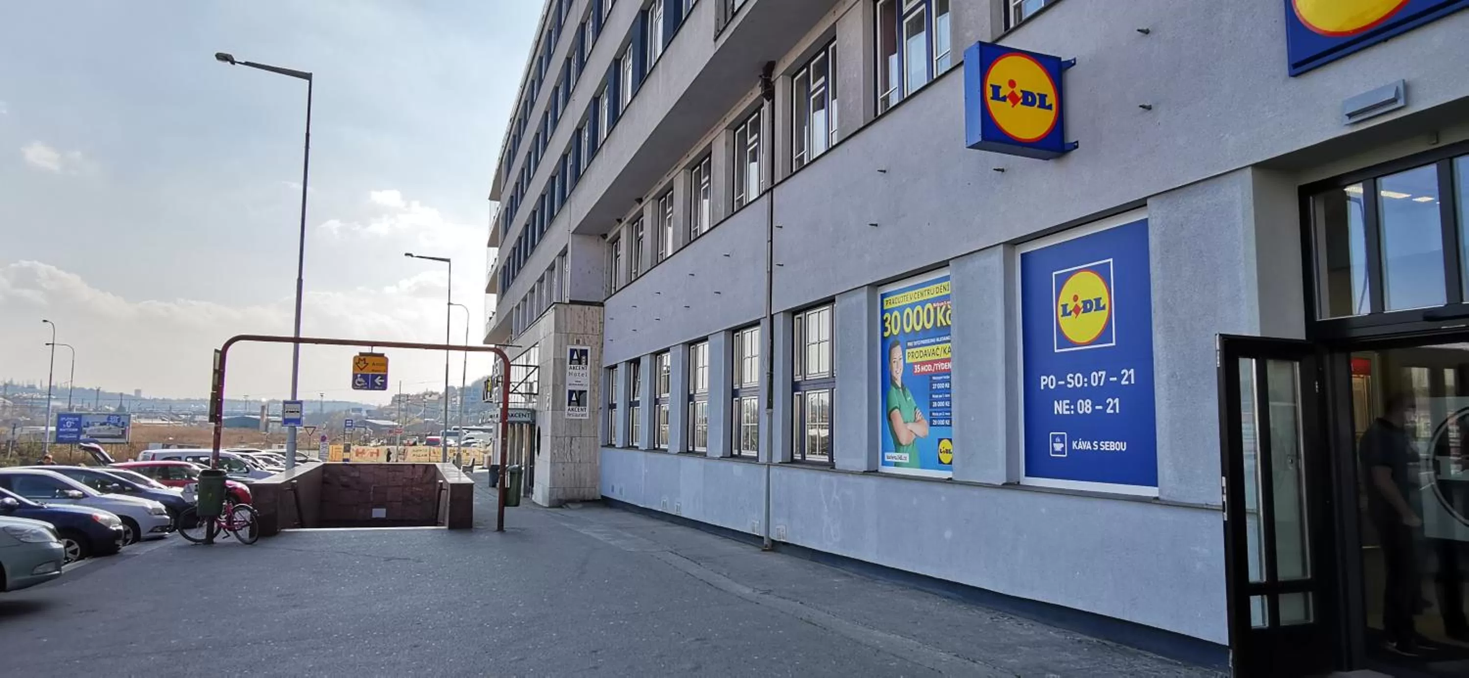 Facade/entrance in Akcent hotel