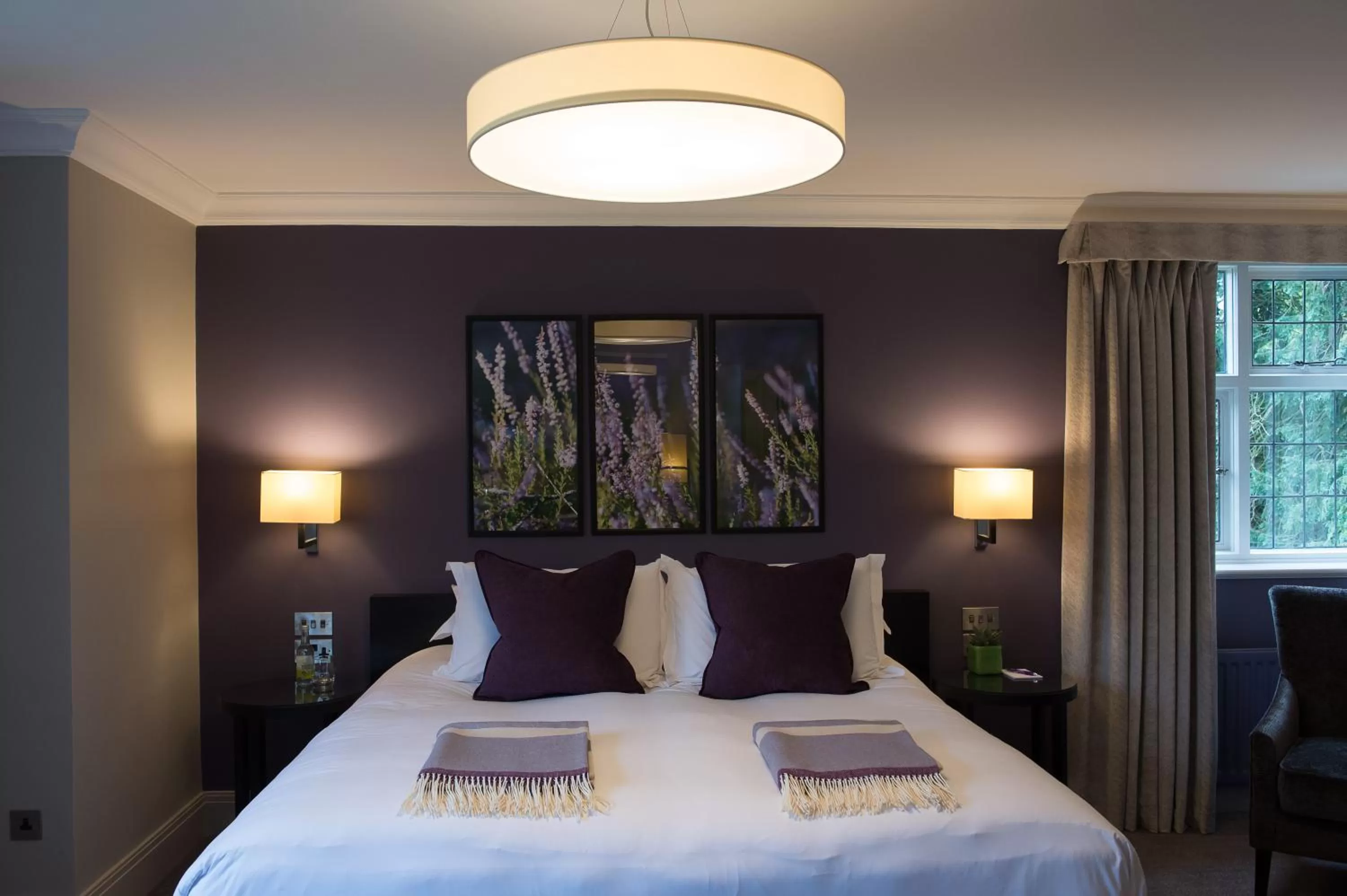 Bedroom, Bed in Hogarths Stone Manor