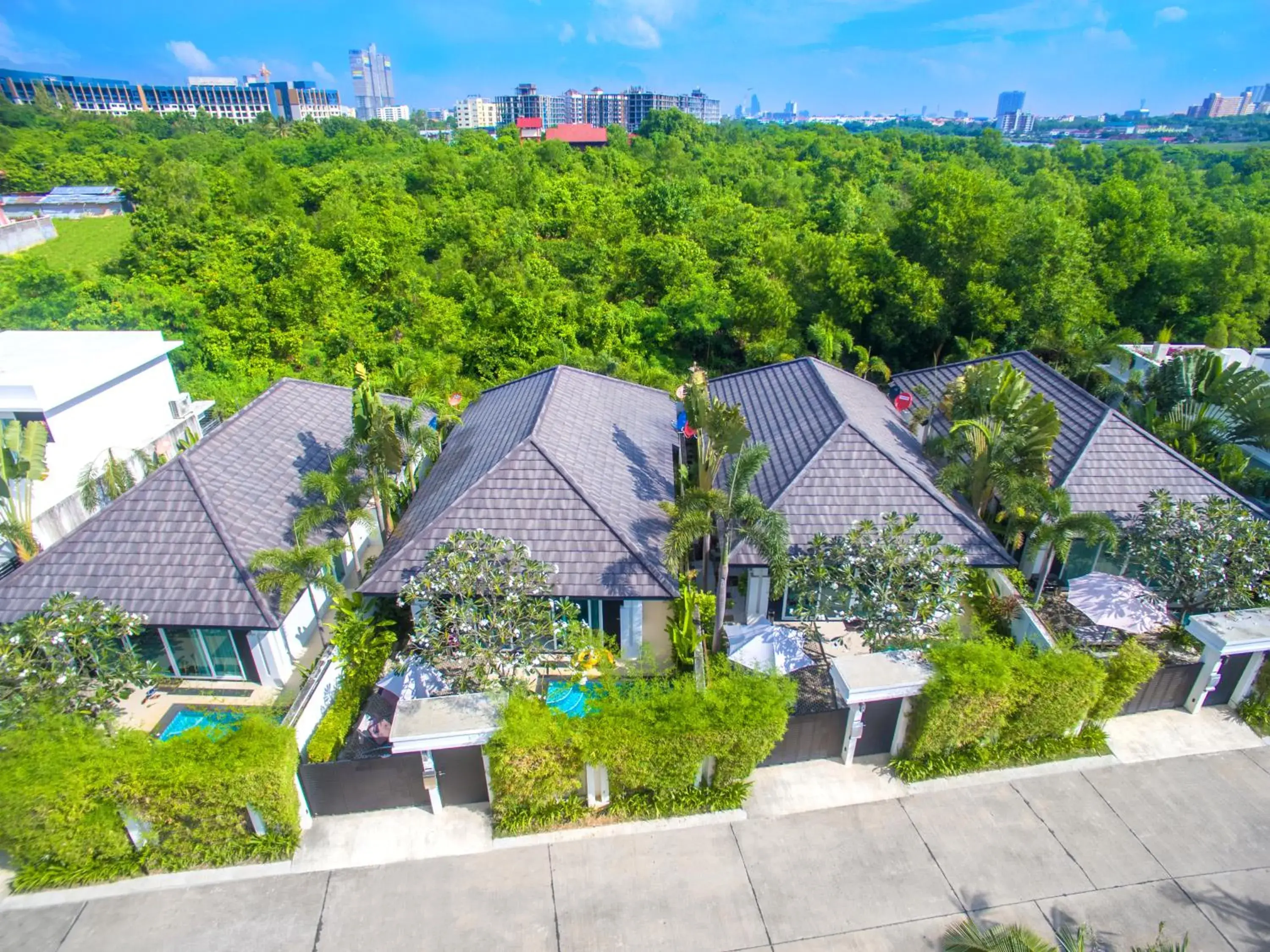Property building in Colibri Pool Villa Pattaya Property building in Colibri Pool Villa Pattaya