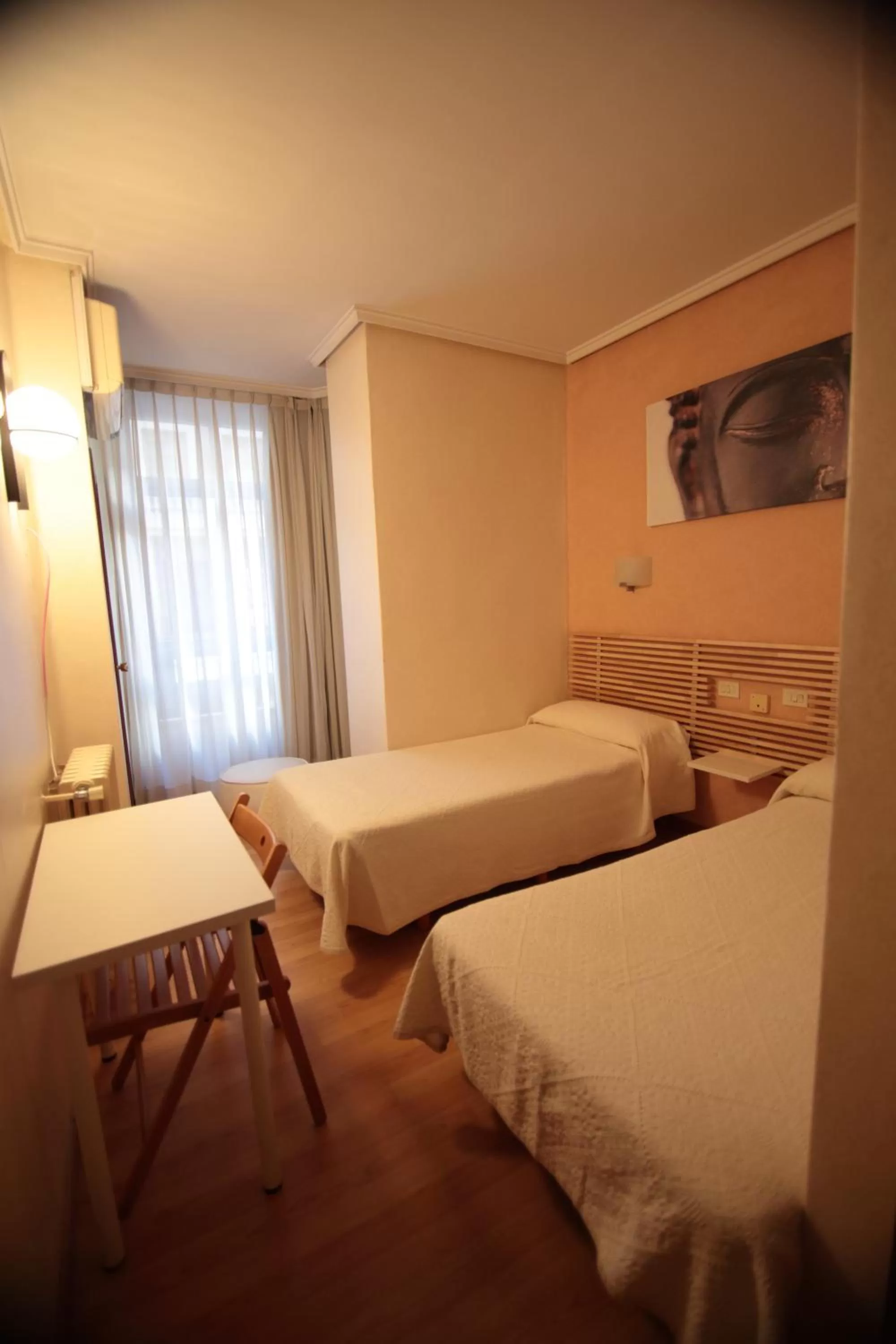 Bedroom, Bed in Hotel Valencia de la Música