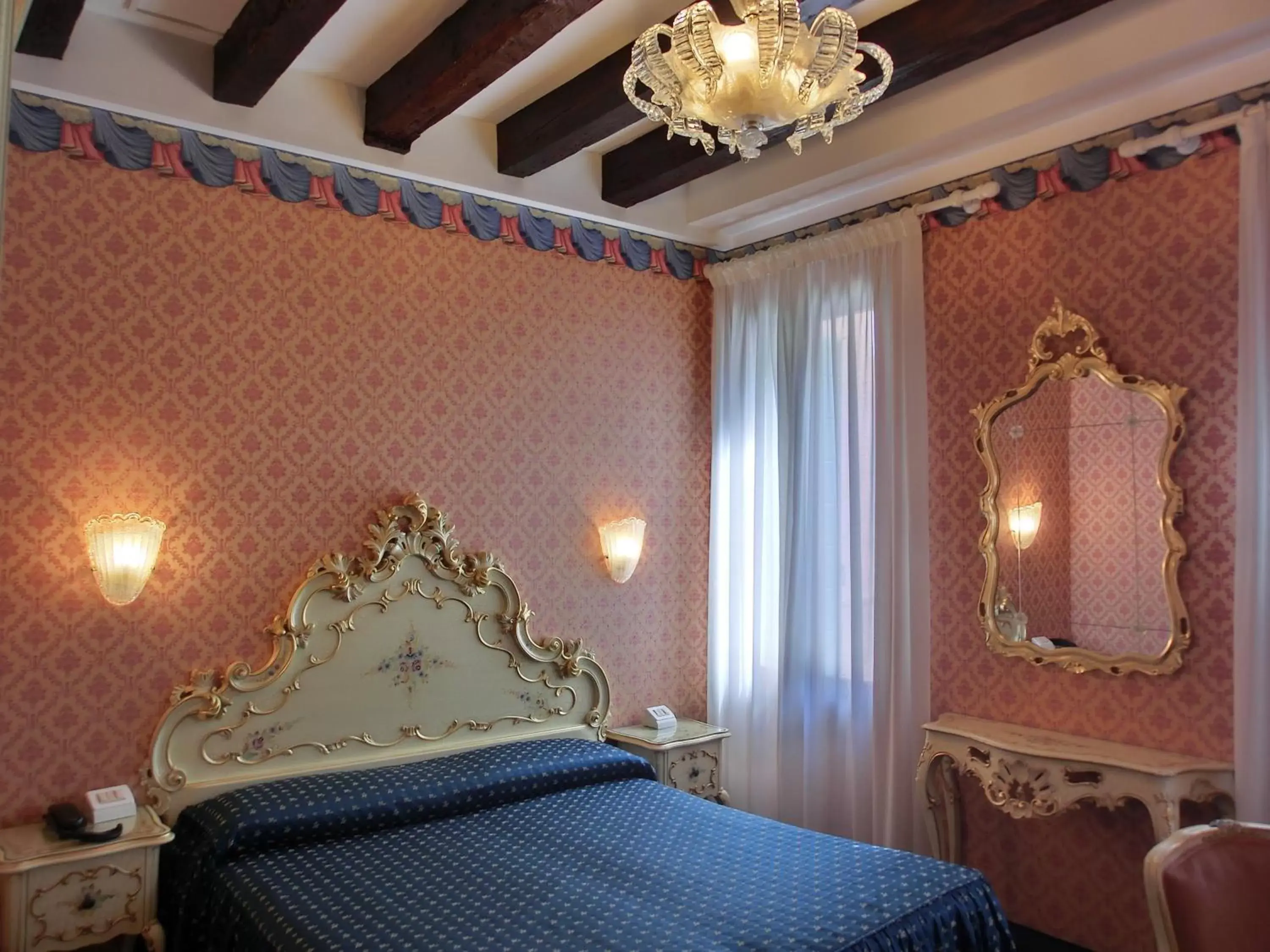 Bedroom, Bed in Hotel Diana