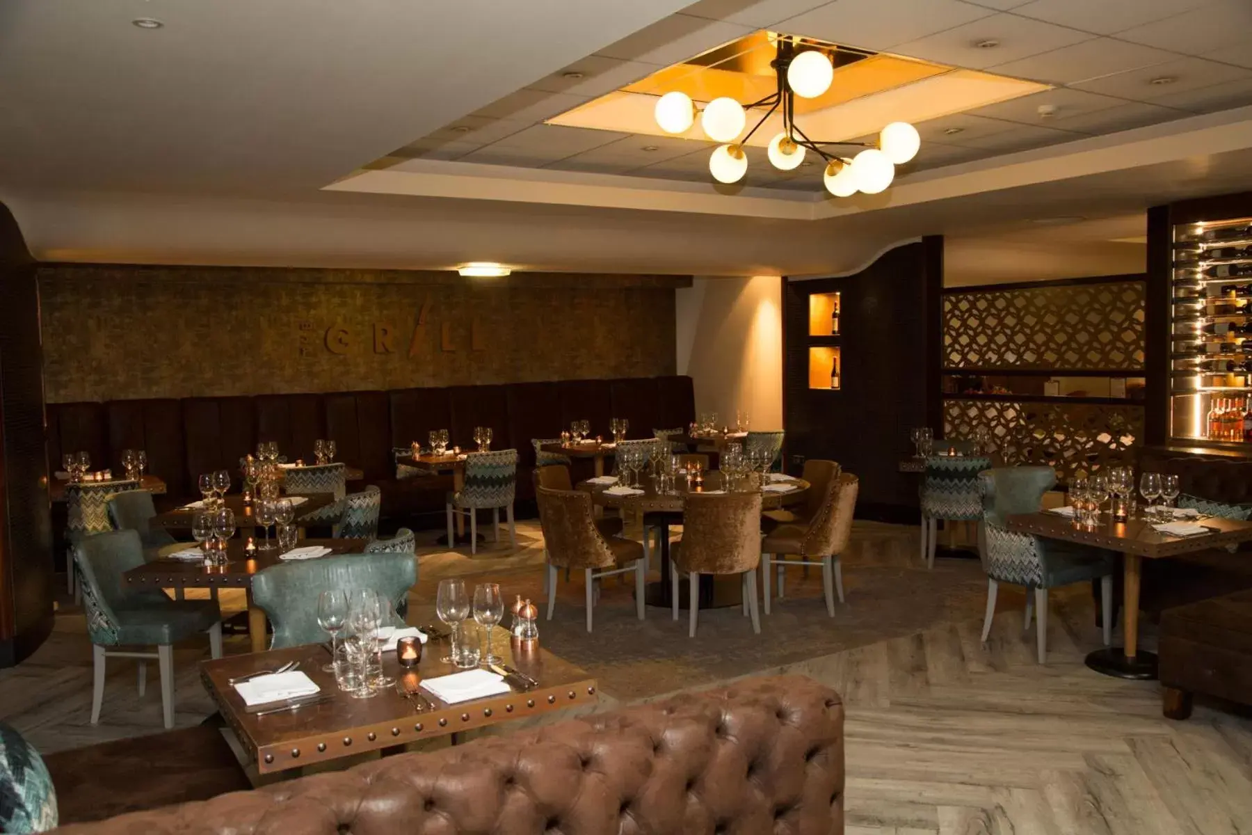 Restaurant/Places to Eat in Bolton Stadium Hotel