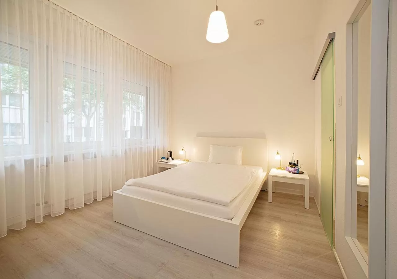 Bedroom, Bed in Hotel Brenner