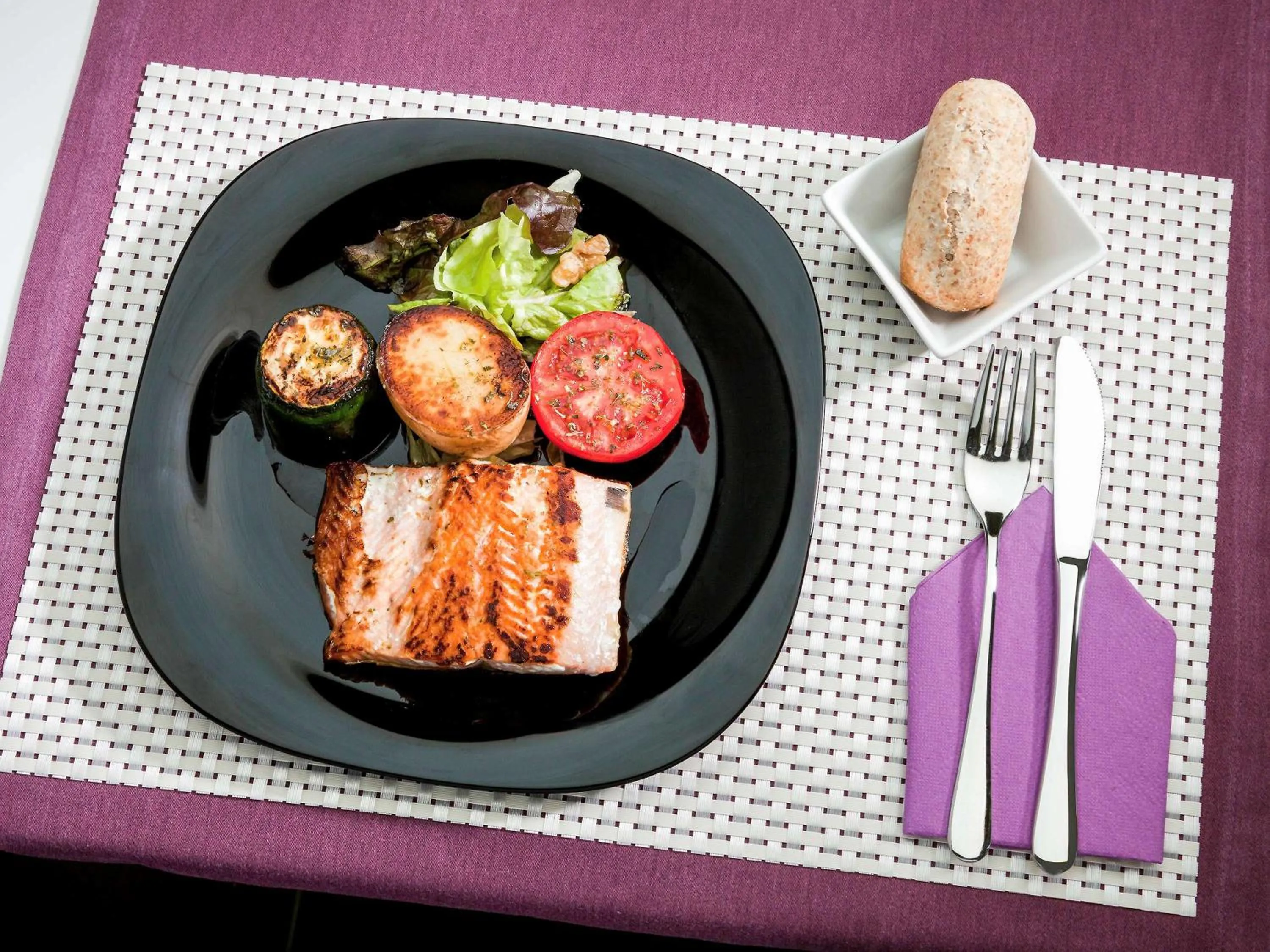 Restaurant/places to eat in Hotel Ibis Styles Lleida Torrefarrera