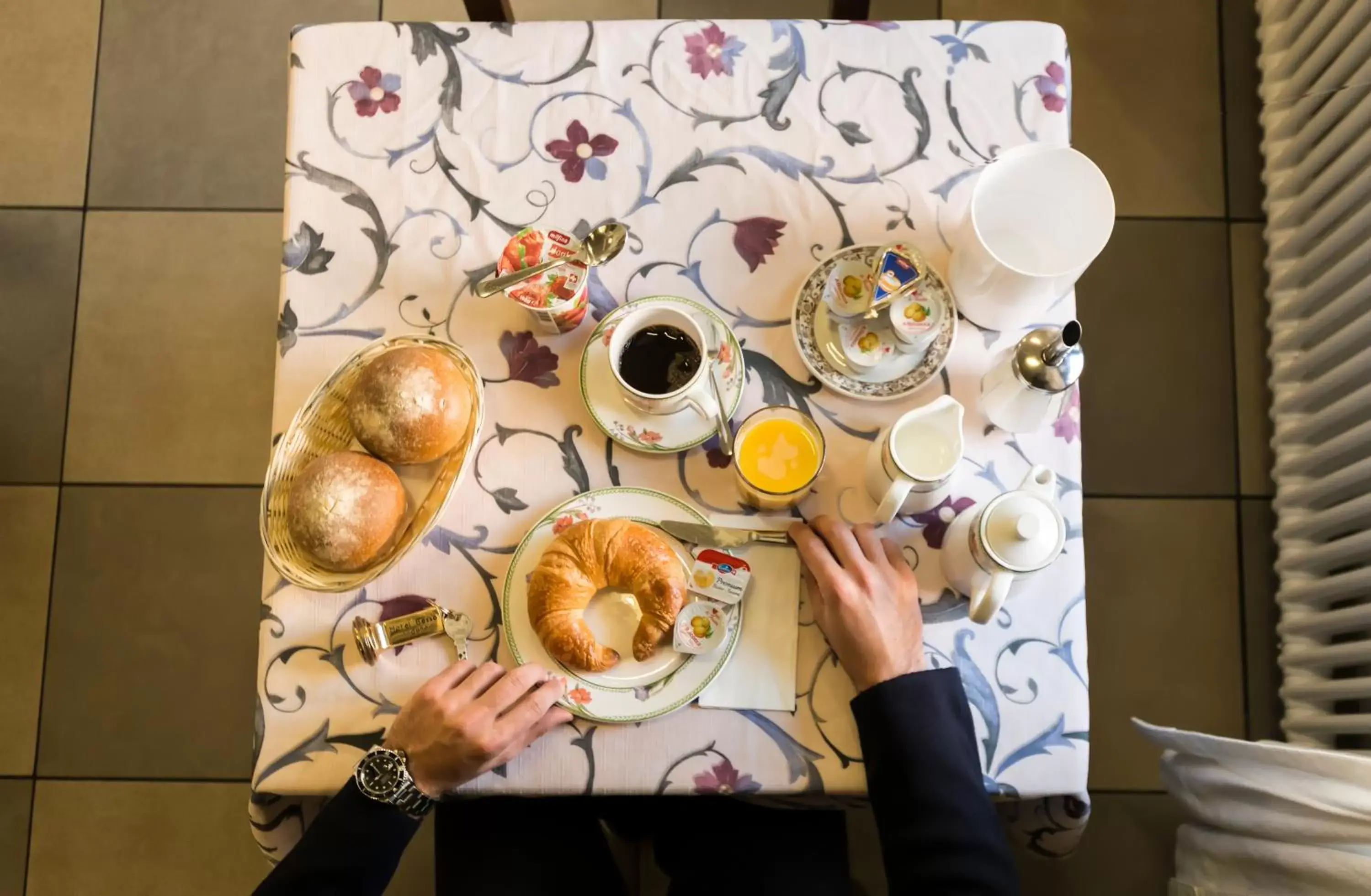 Coffee/tea facilities, Breakfast in Hotel Besso Lugano Center