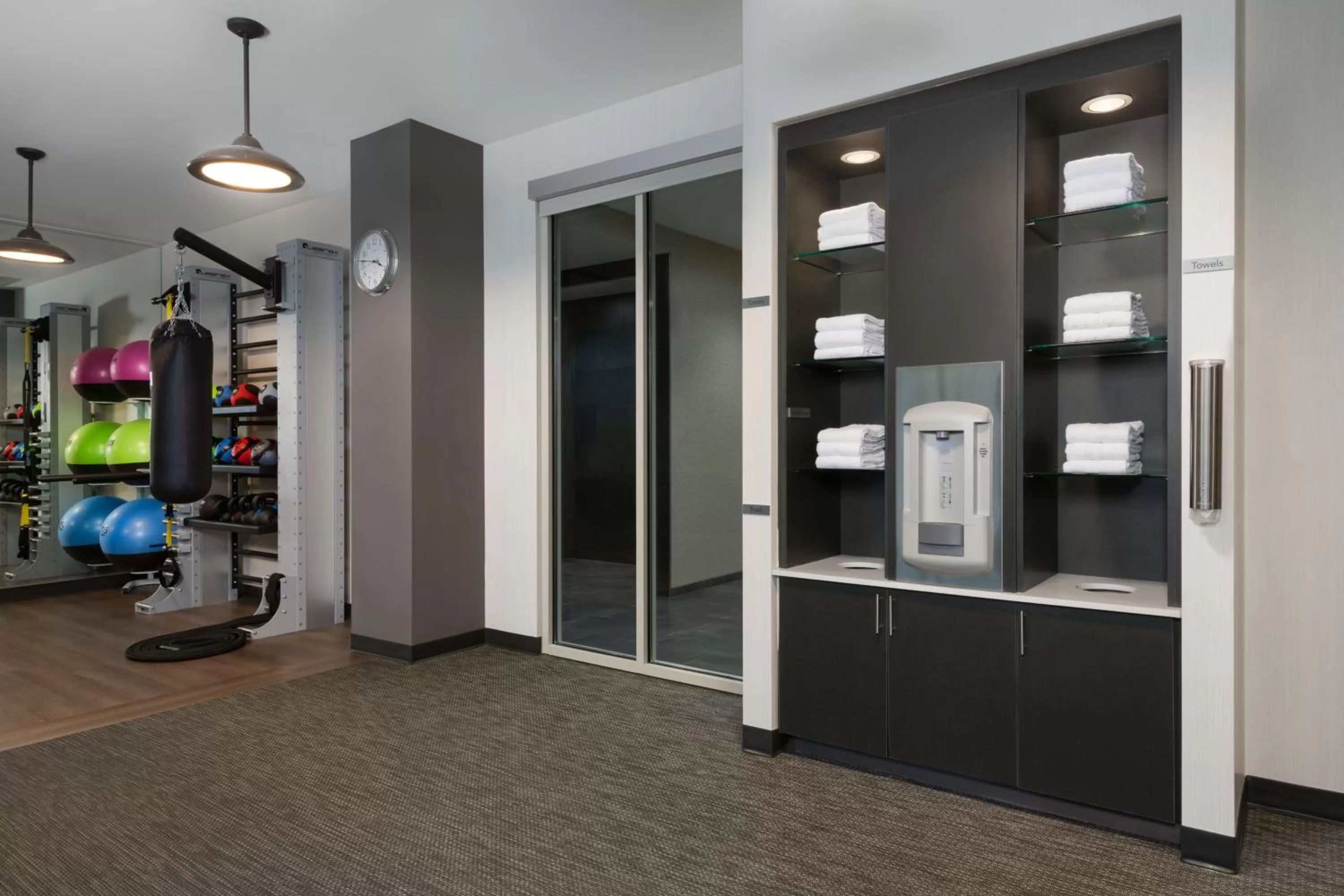 Fitness centre/facilities in Courtyard by Marriott Atlanta Alpharetta/Avalon Area