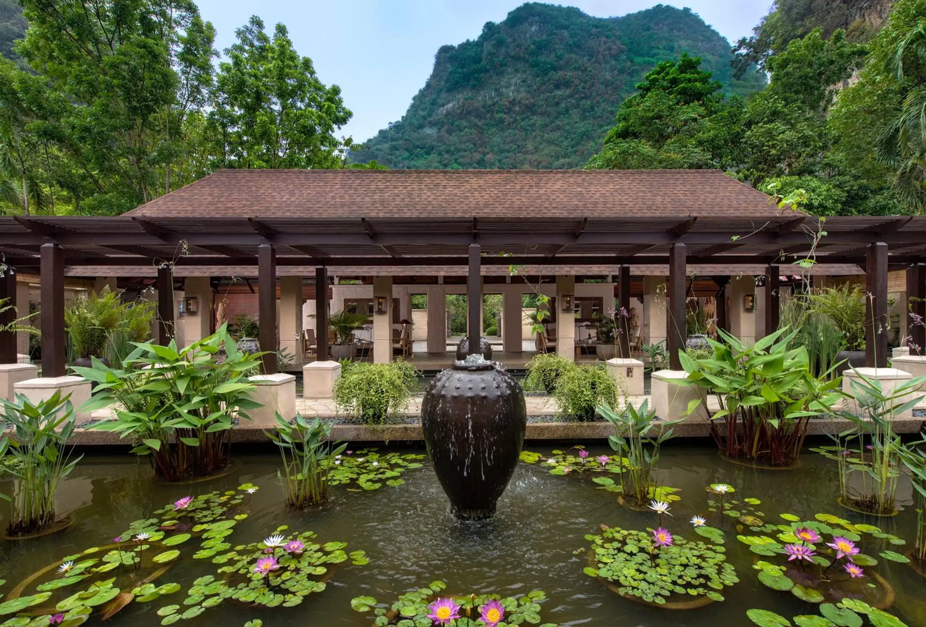 Lobby or reception, Patio/Outdoor Area in The Banjaran Hotsprings Retreat