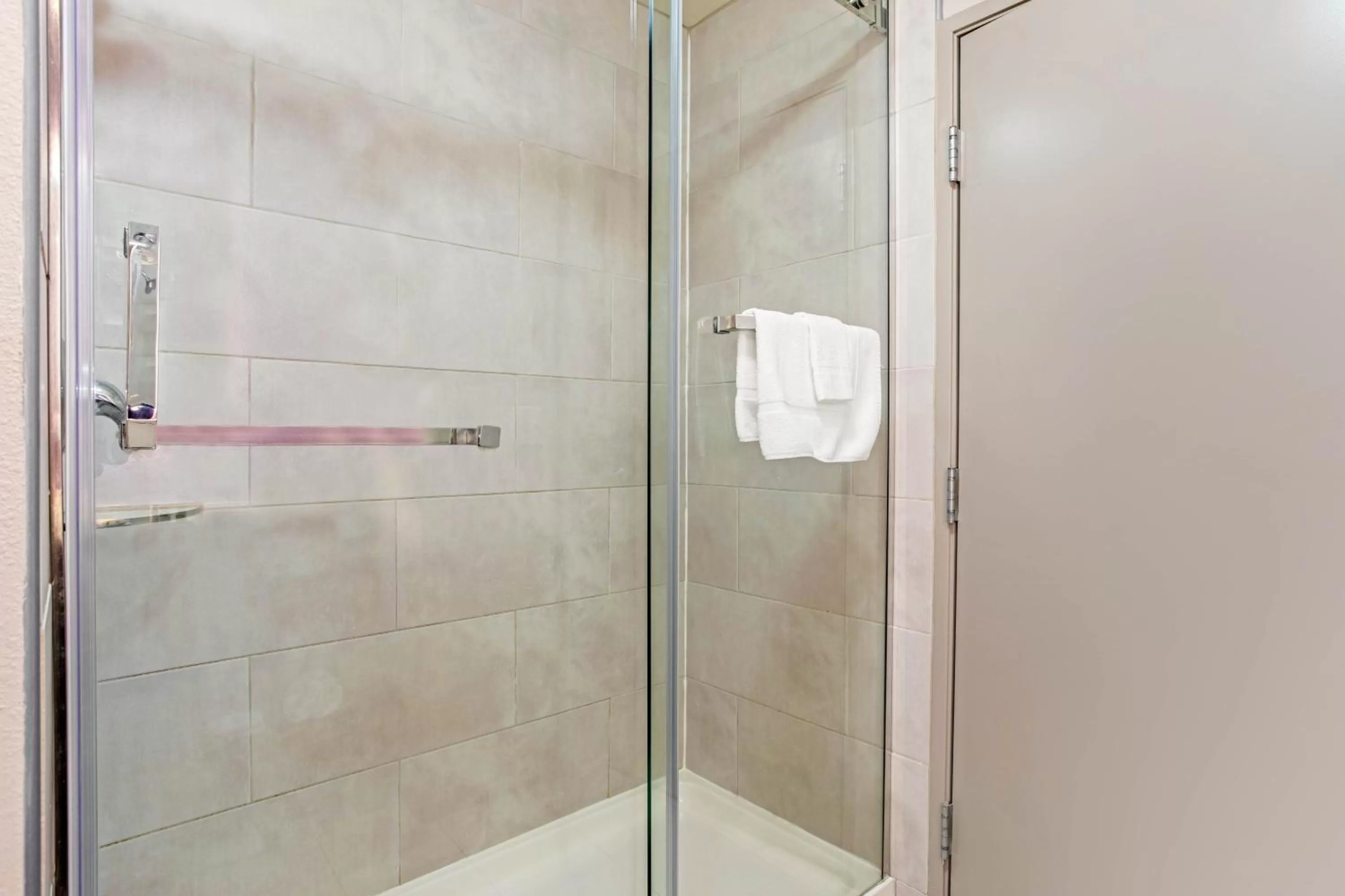 Bathroom in La Quinta by Wyndham Hopkinsville